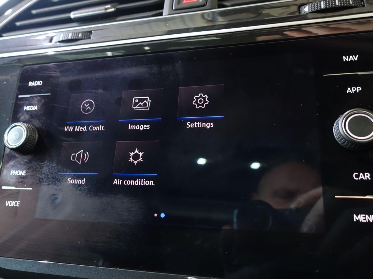 Volkswagen Tiguan - Image 37