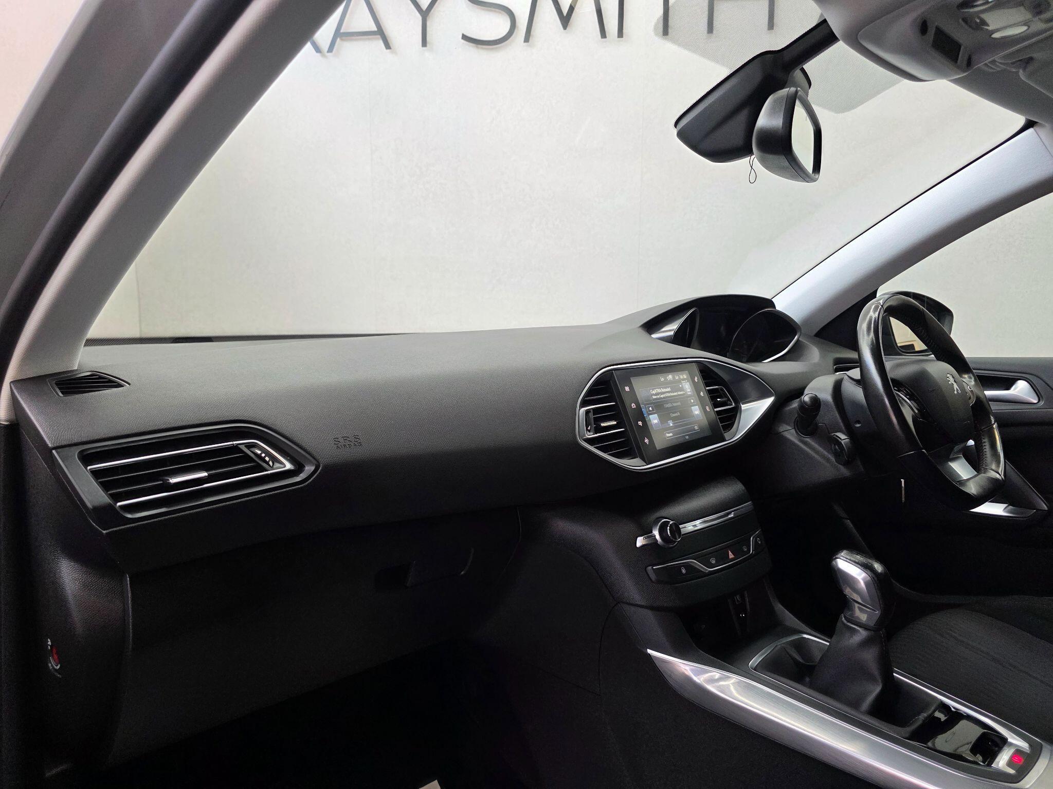 Peugeot 308 - Image 14