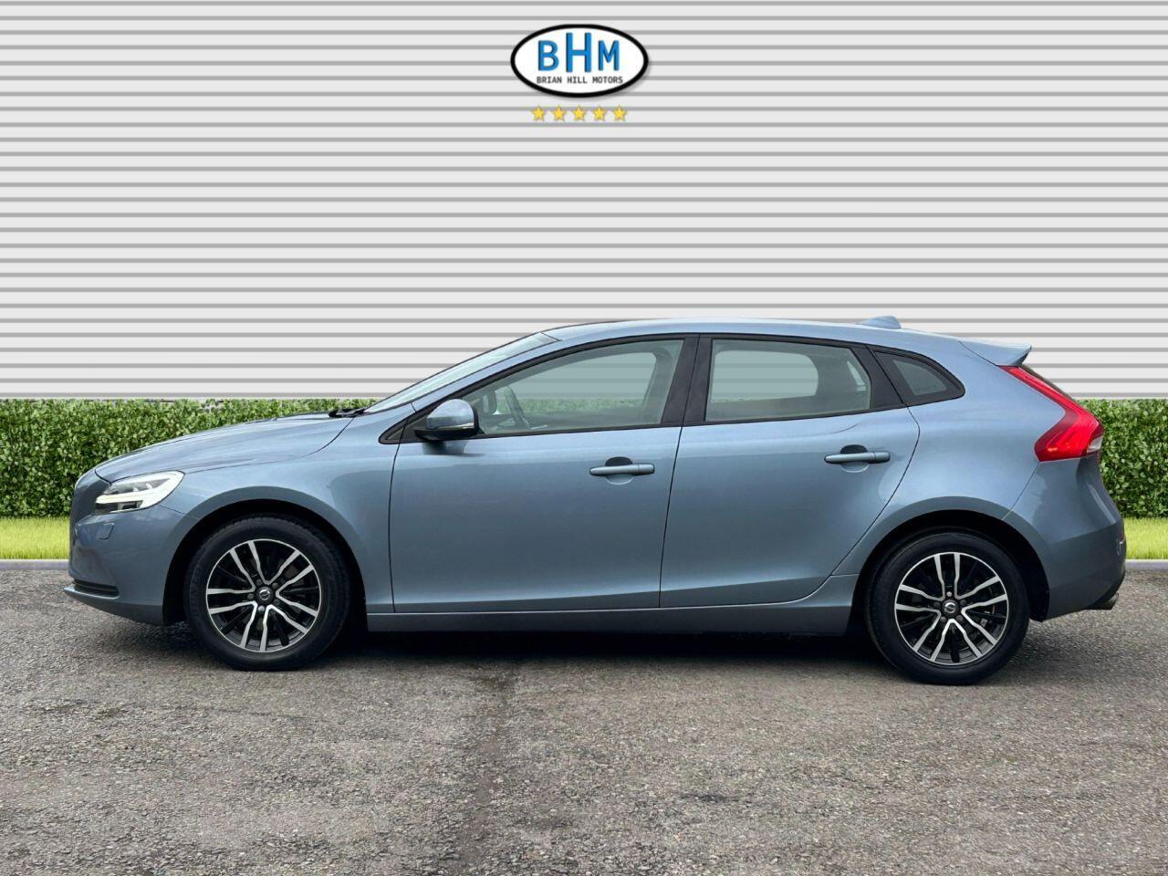 Volvo V40 - Image 30