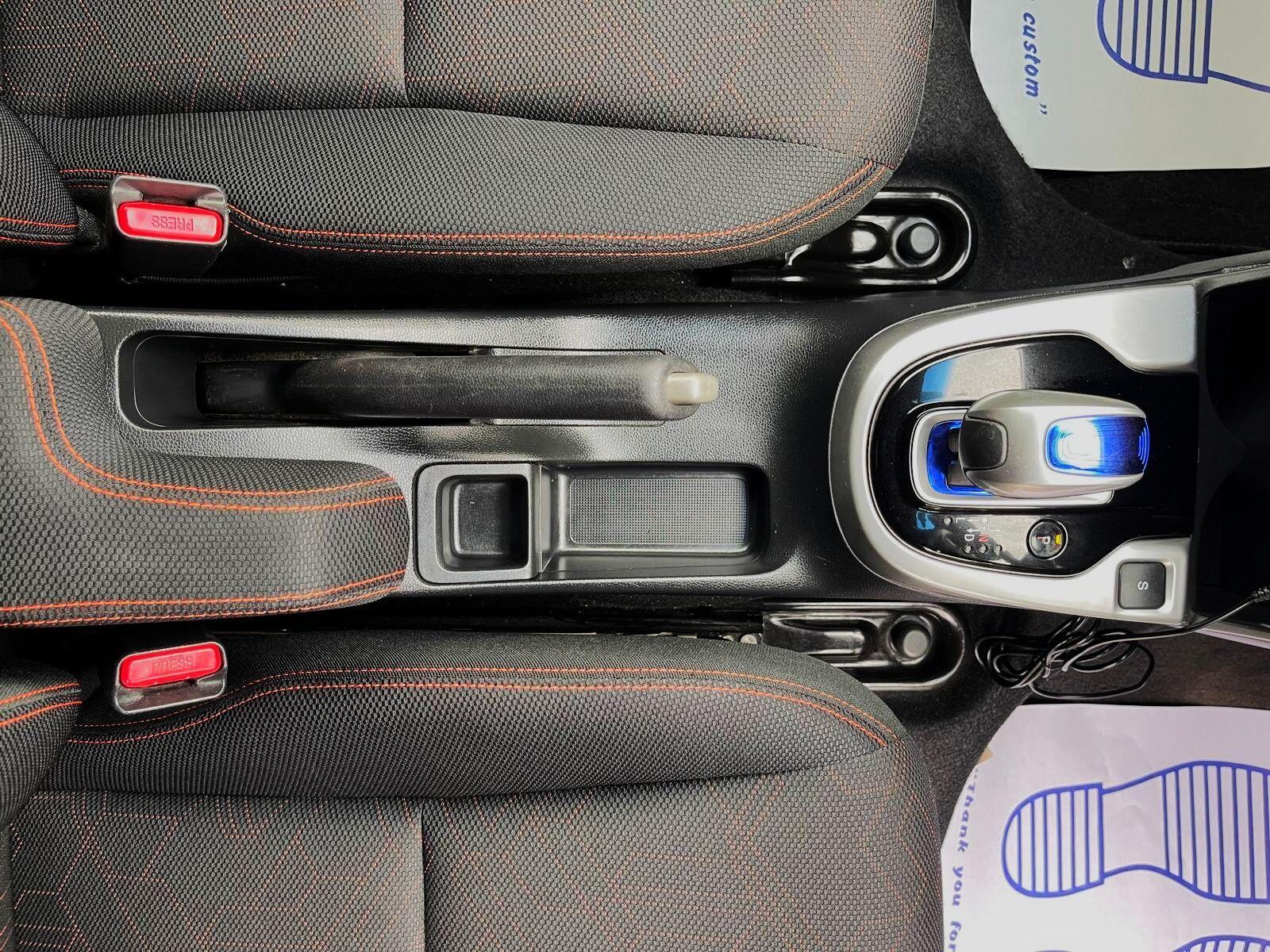 Honda FIT - Image 44