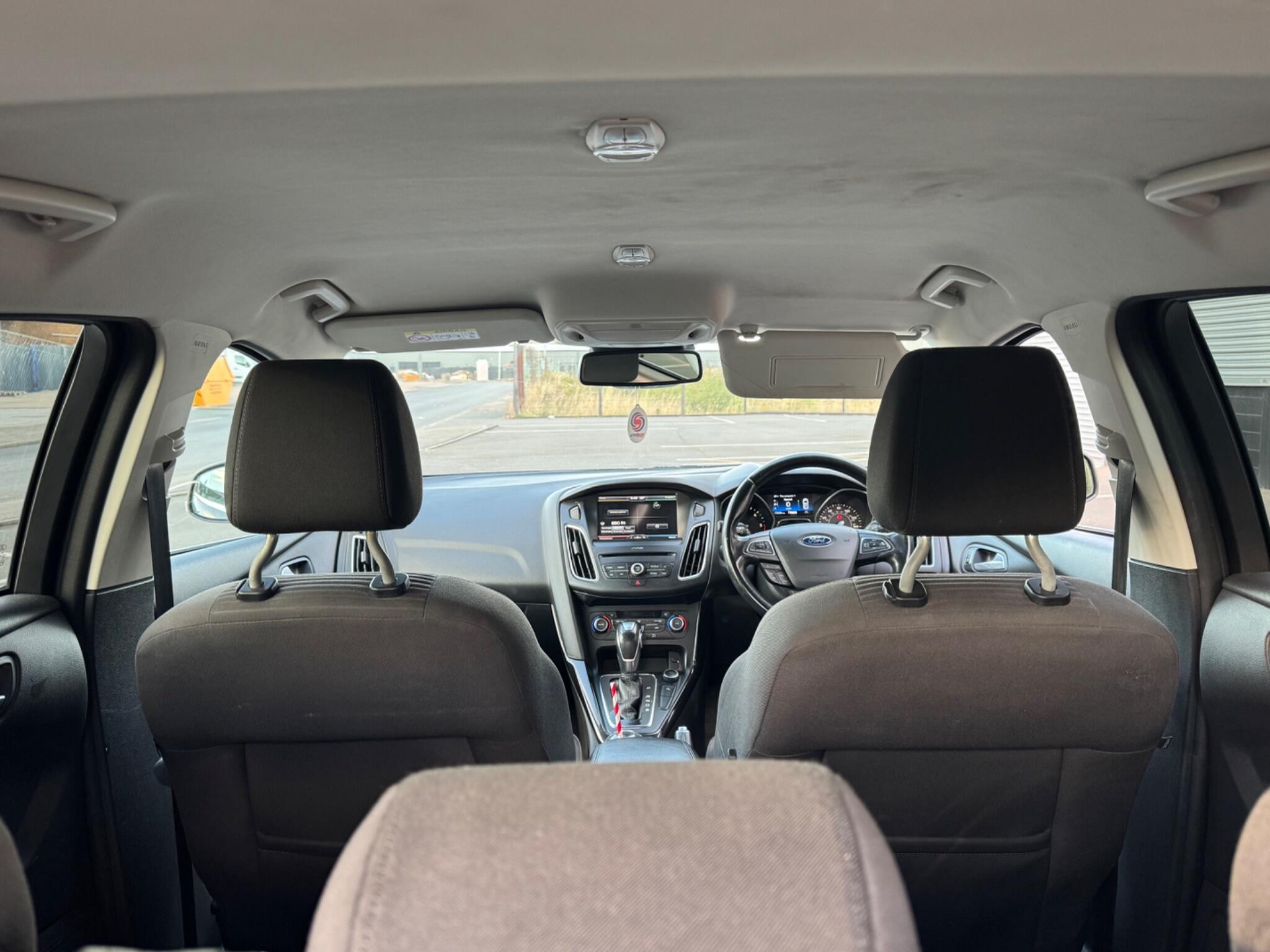 Ford Focus - Image 20
