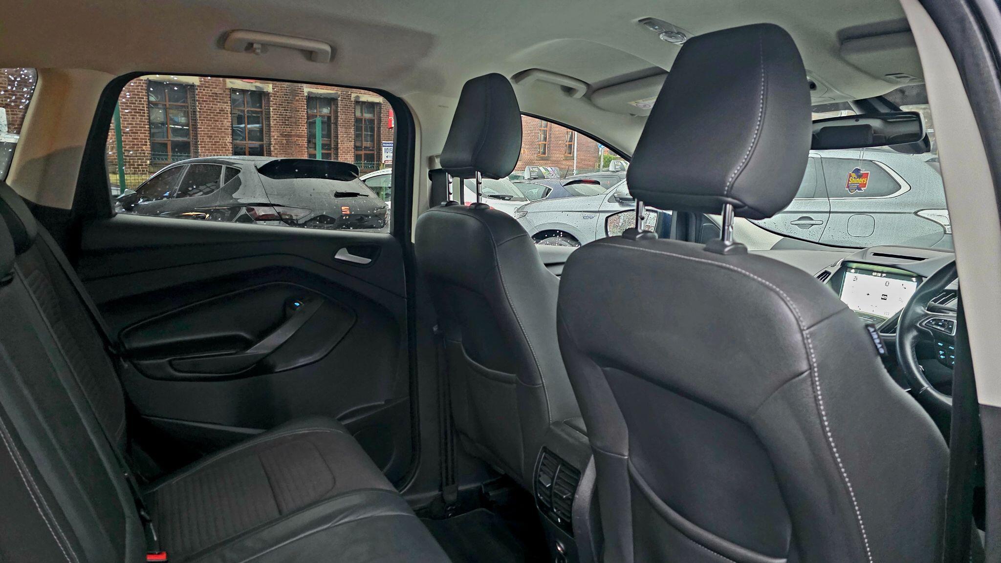 Ford Kuga - Image 19