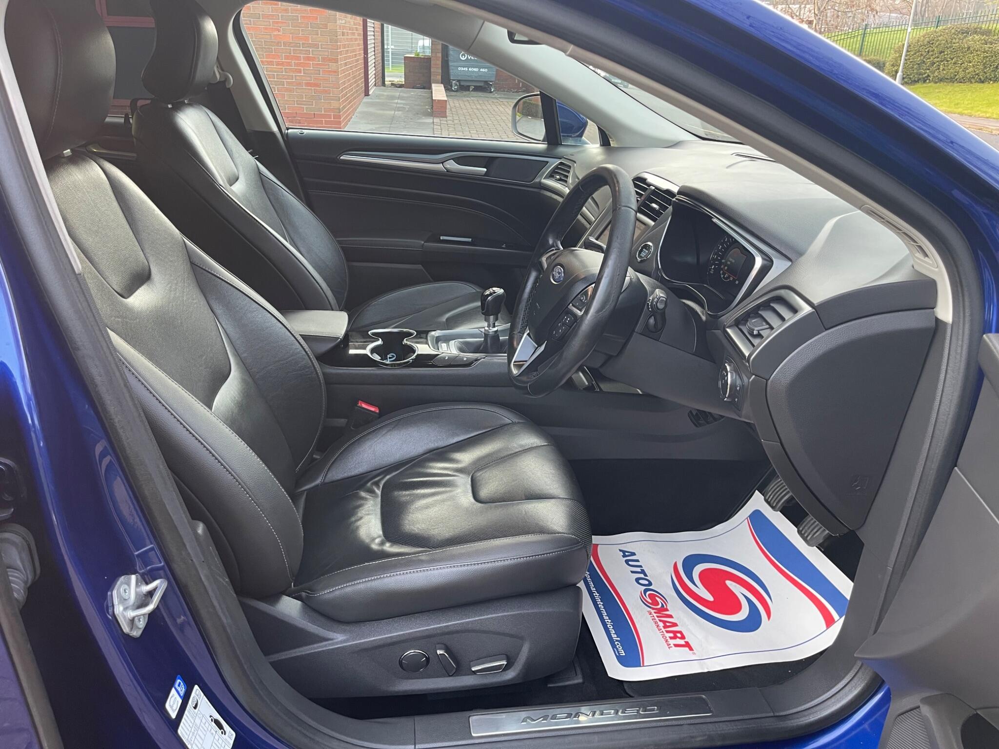 Ford Mondeo - Image 25