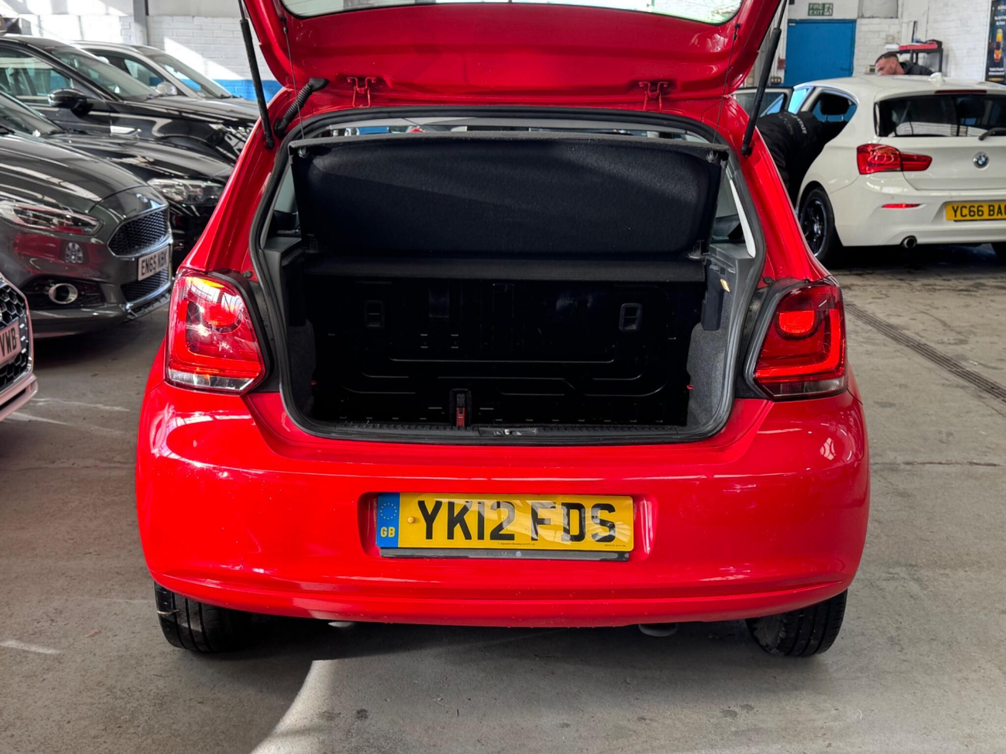 Volkswagen Polo - Image 32