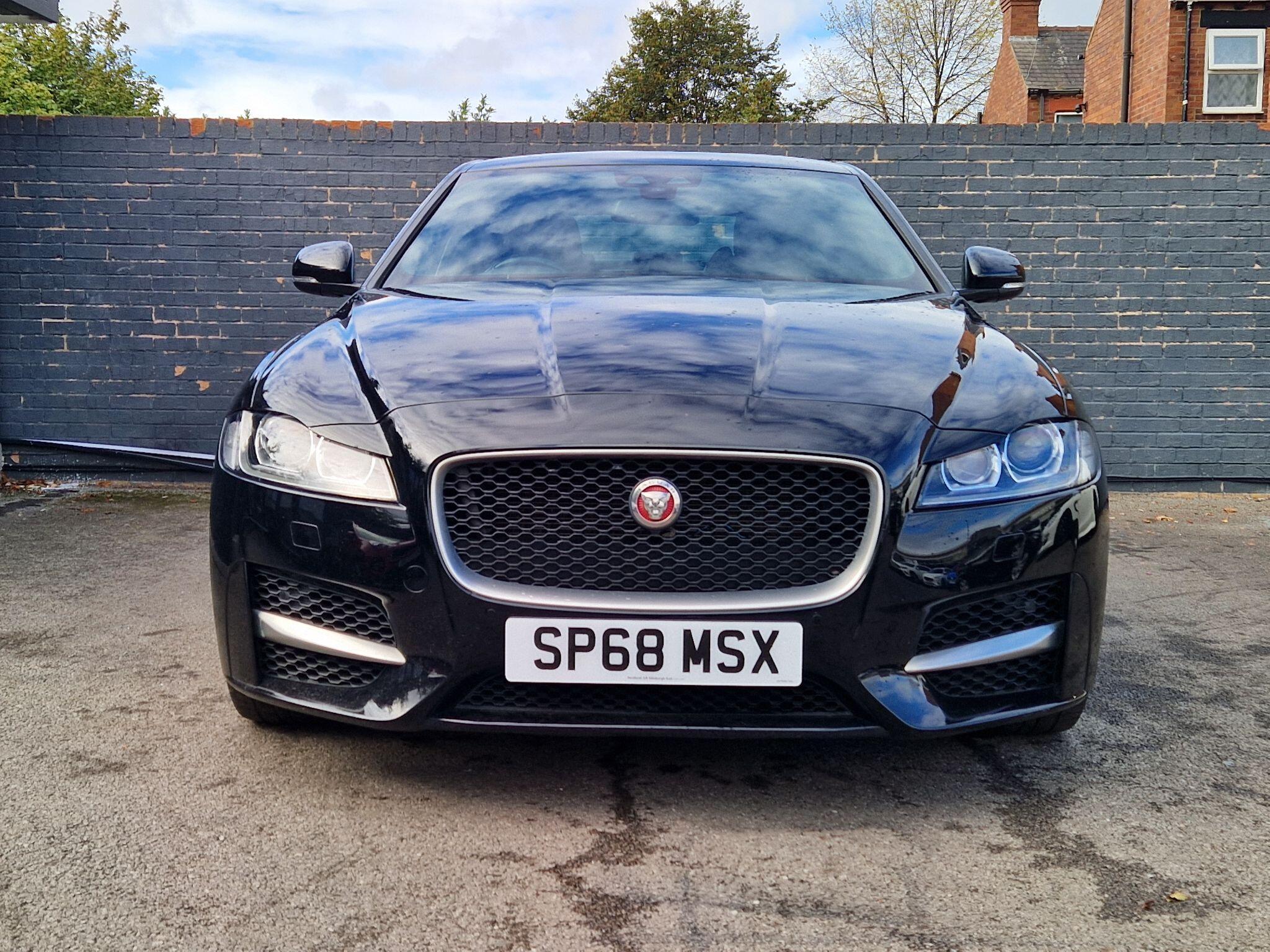 Jaguar XF - Image 17