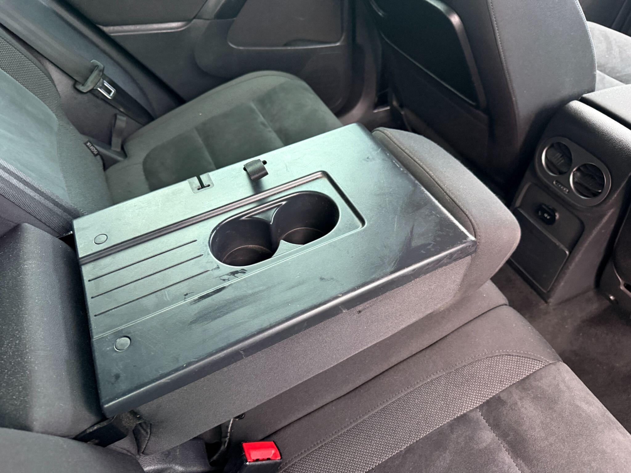 Volkswagen Tiguan - Image 35