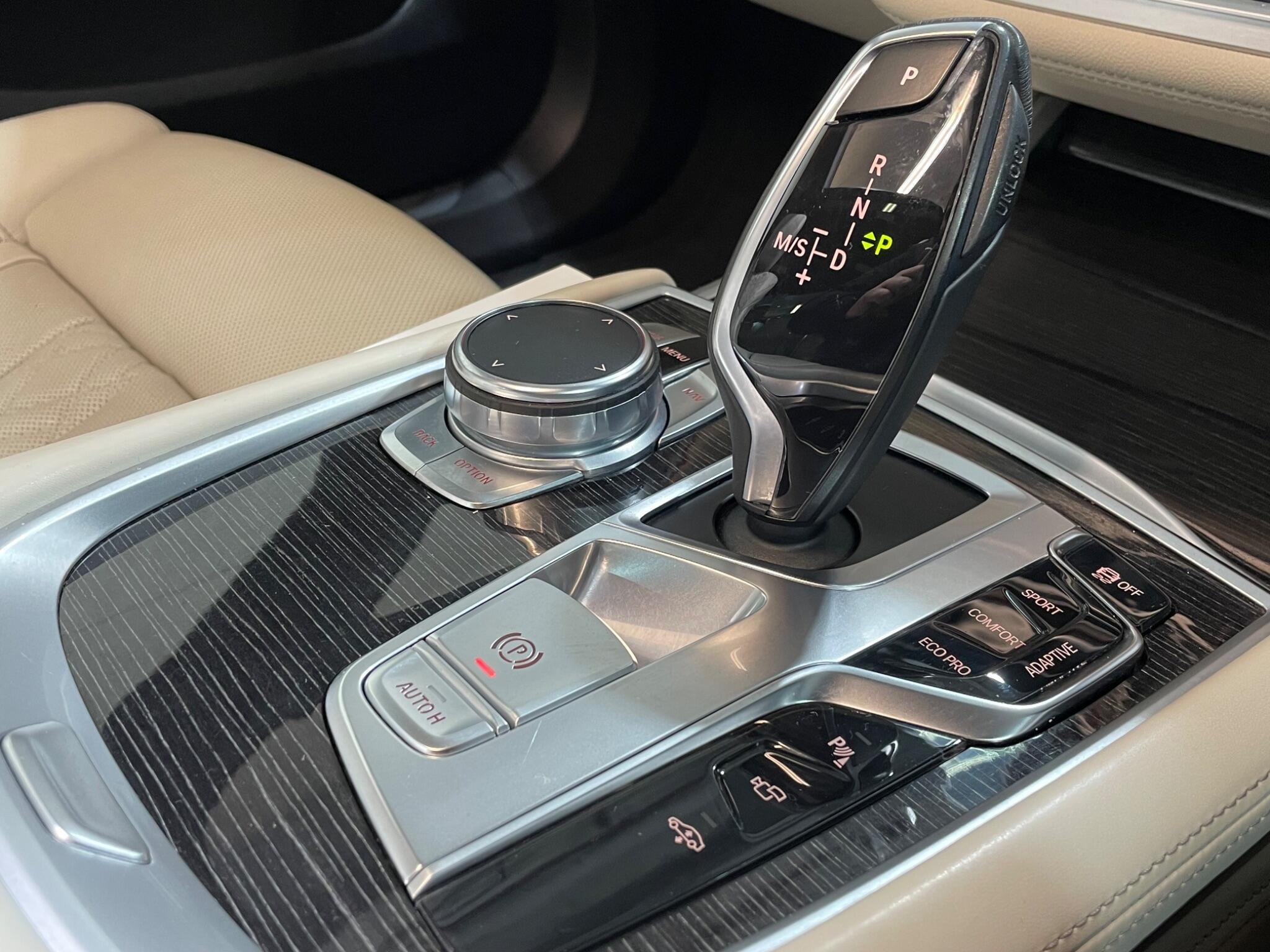 BMW 7 Series - Image 16