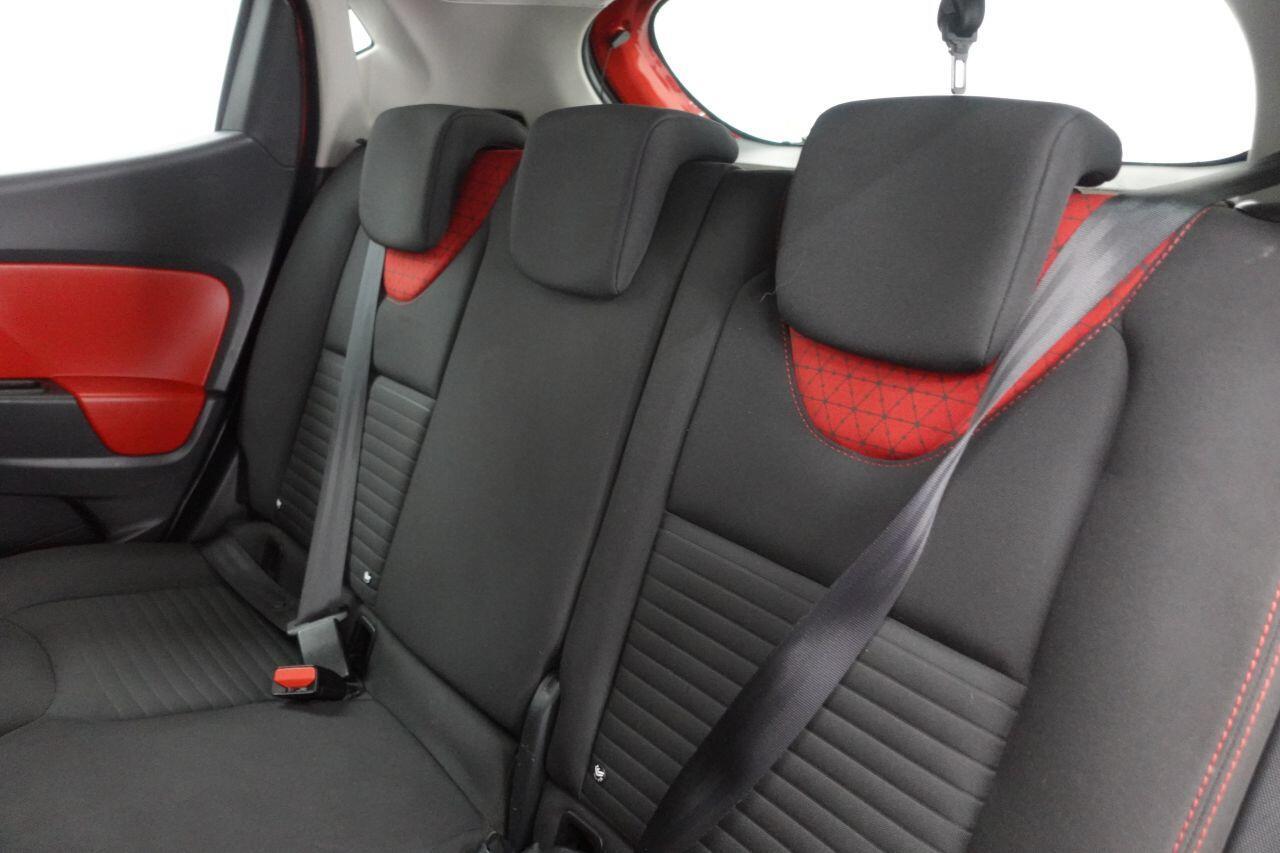 Renault Clio - Image 17