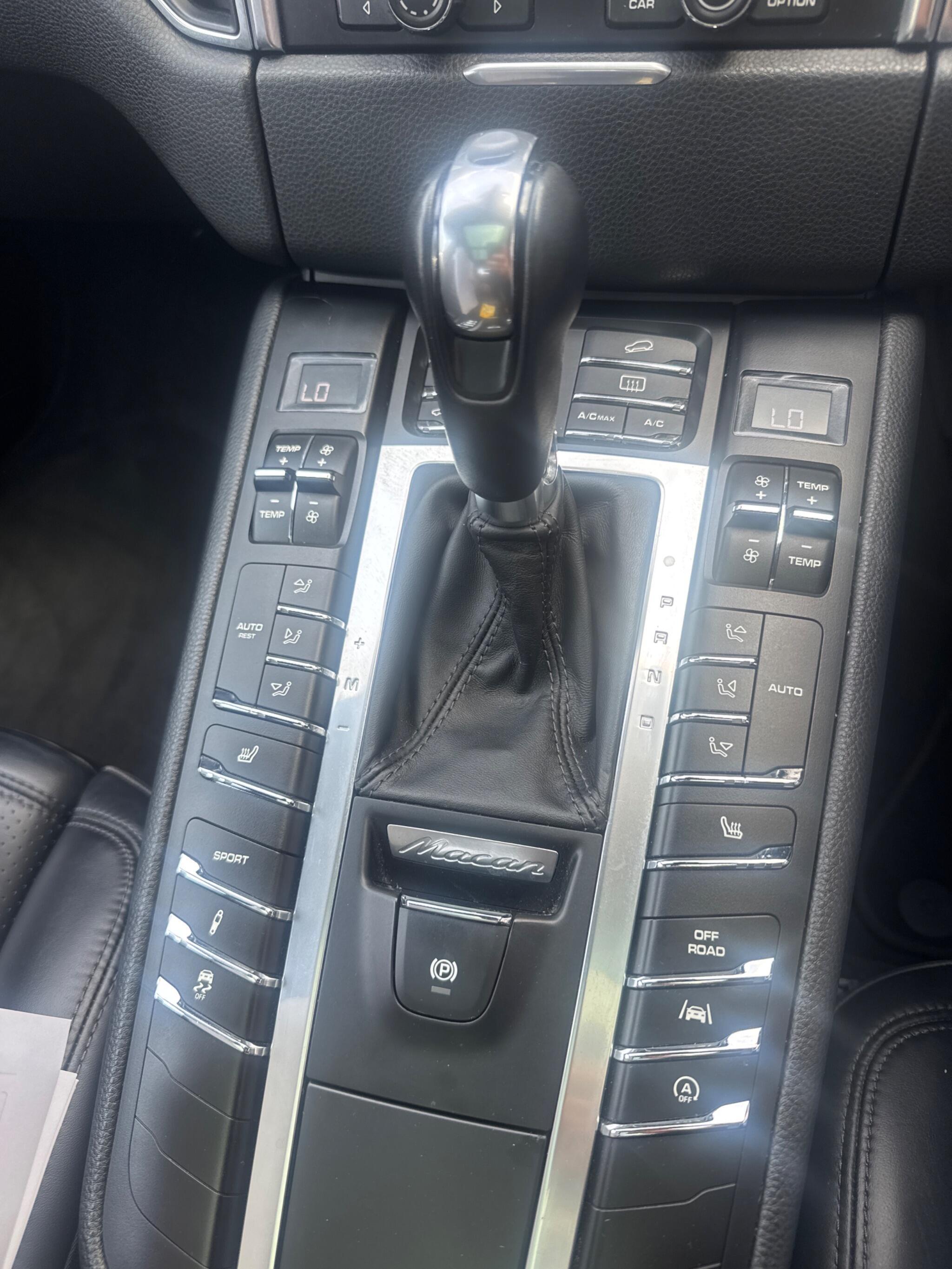 Porsche Macan - Image 25