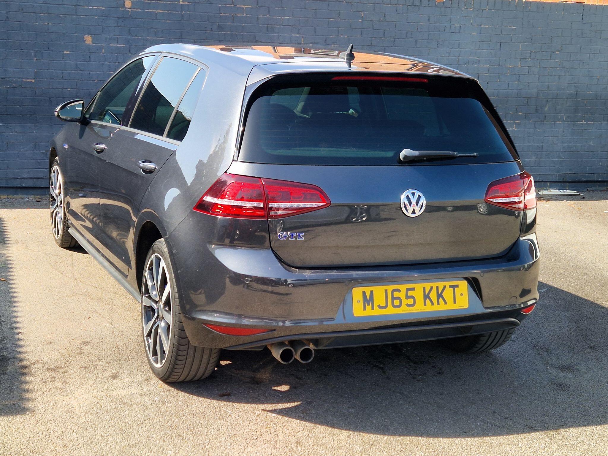 Volkswagen Golf - Image 8