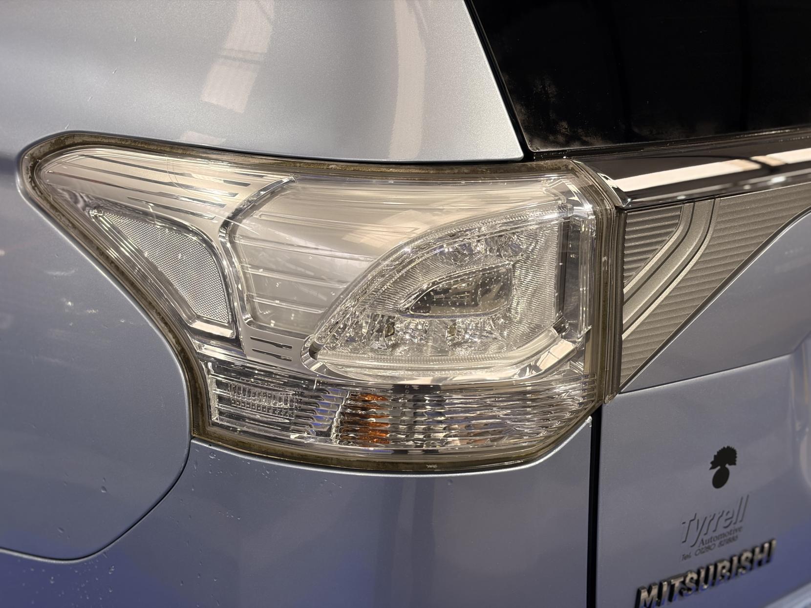 Mitsubishi Outlander - Image 11