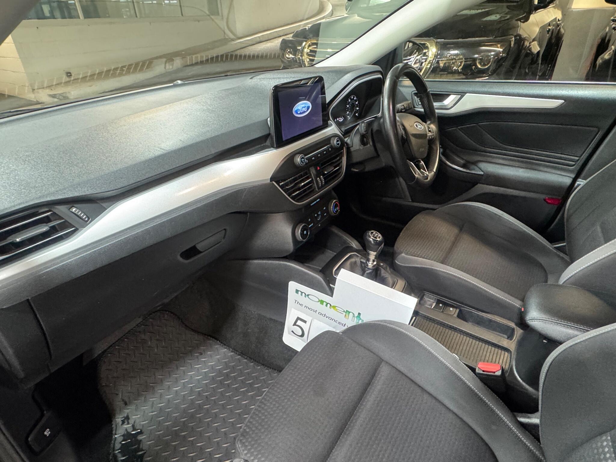 Ford Focus - Image 10
