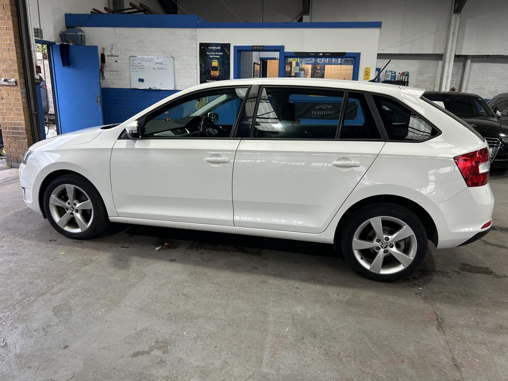 Skoda Rapid Spaceback - Image 4