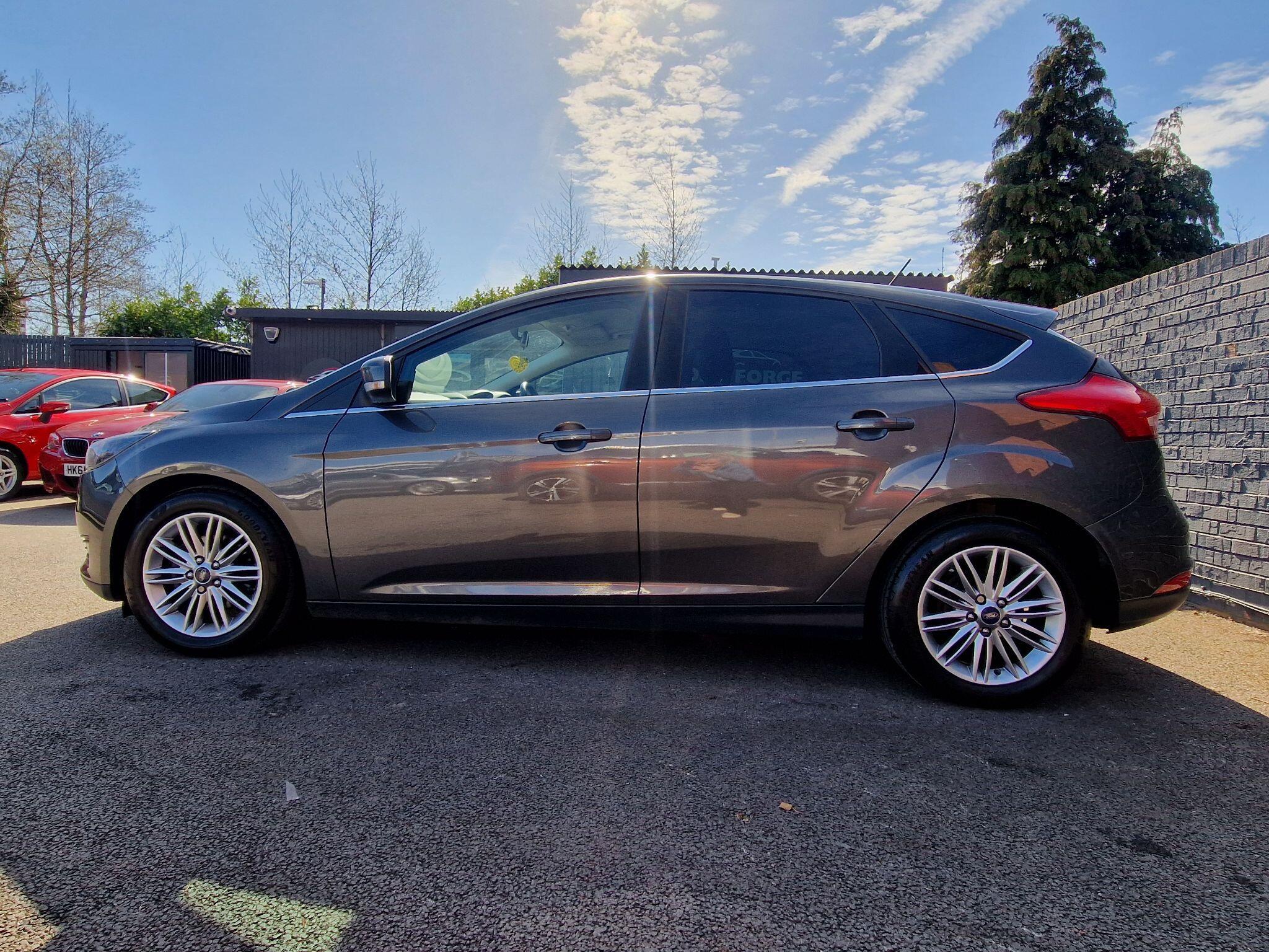 Ford Focus - Image 6