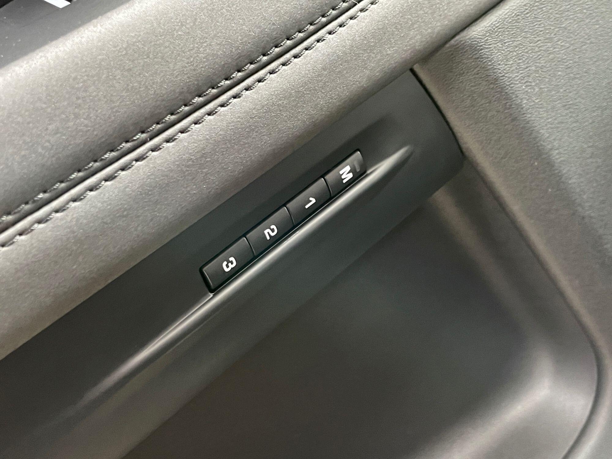 Land Rover Range Rover Evoque - Image 36