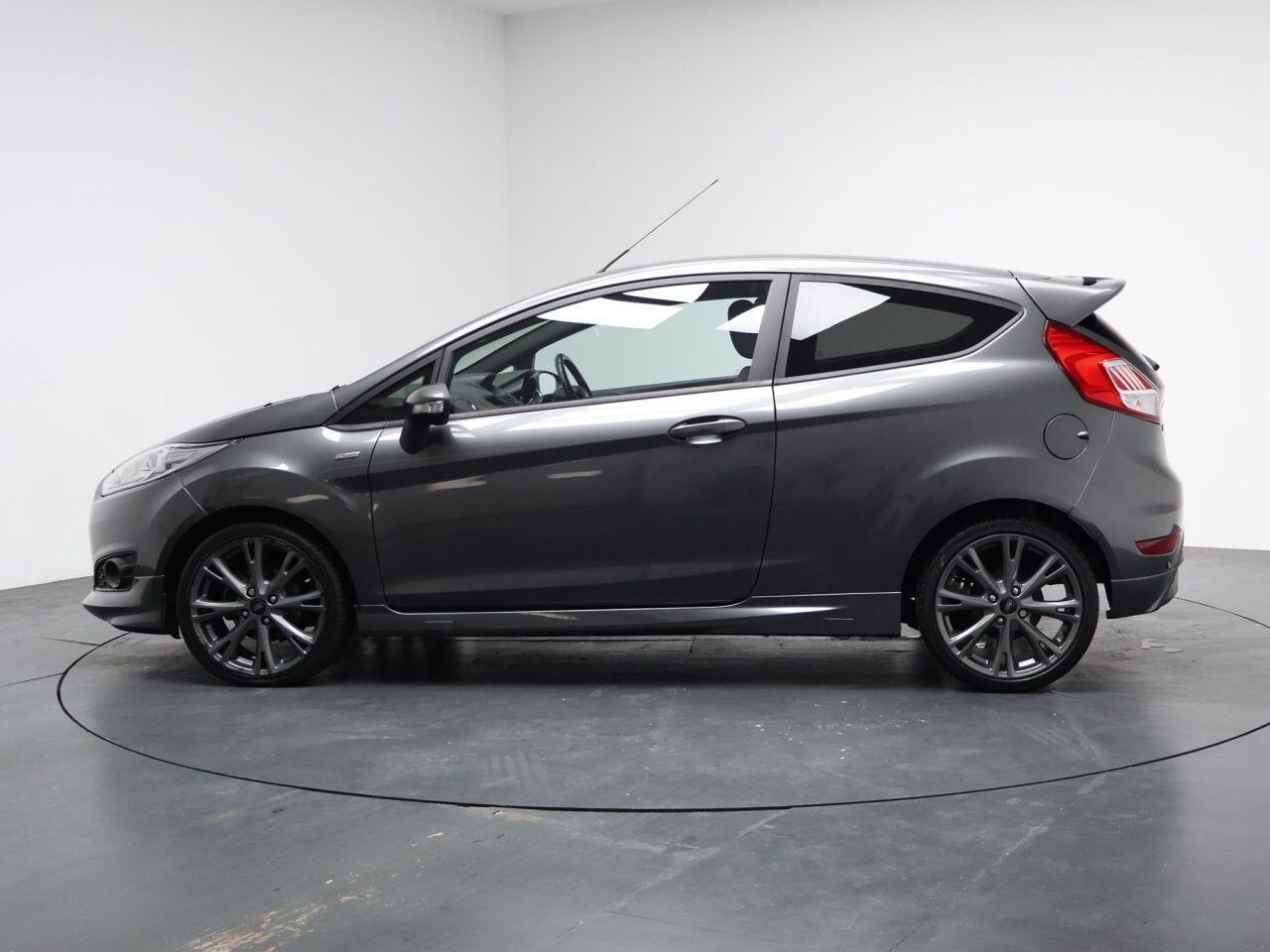 Ford Fiesta - Image 8