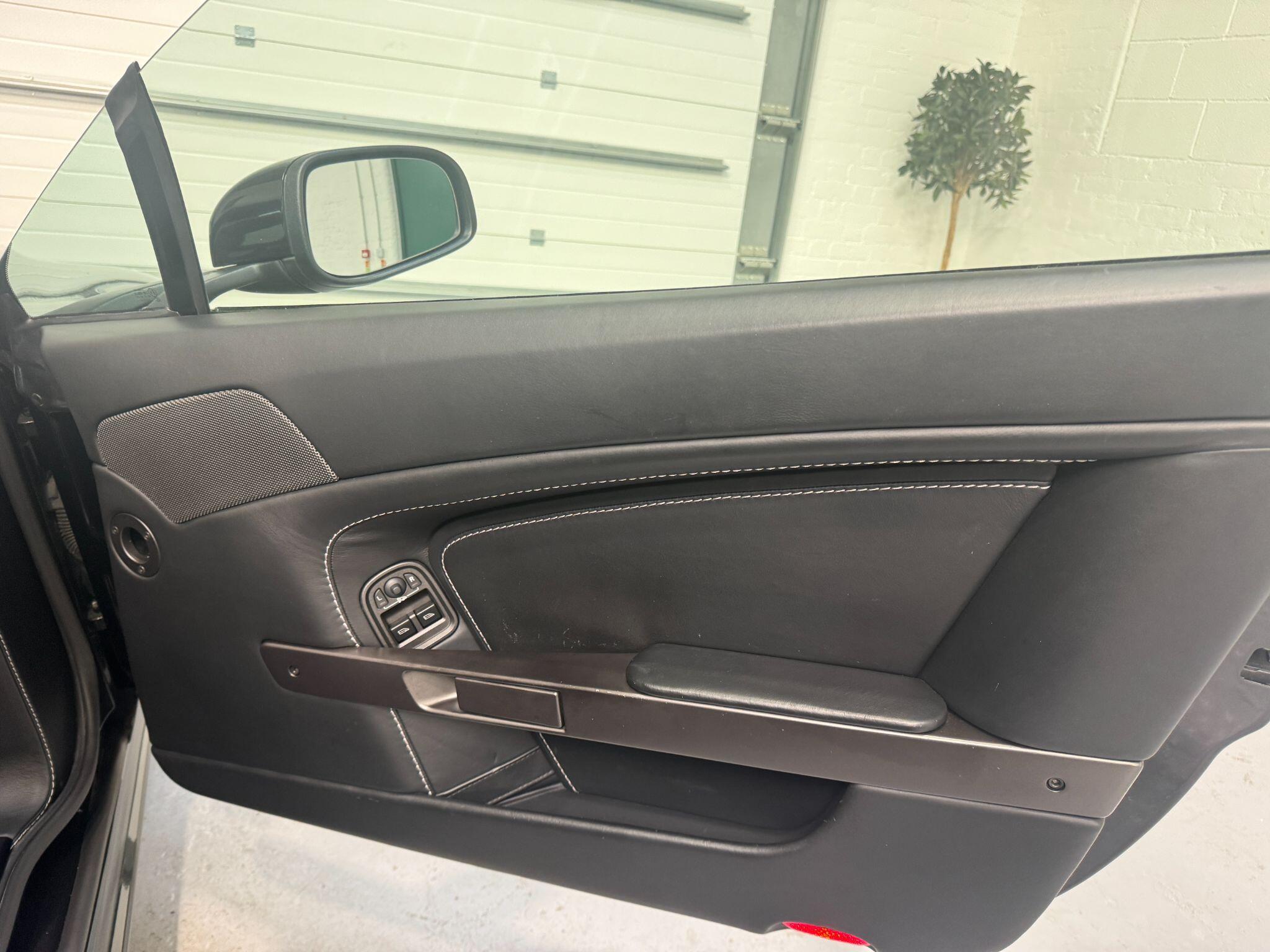 Aston Martin Vantage - Image 45