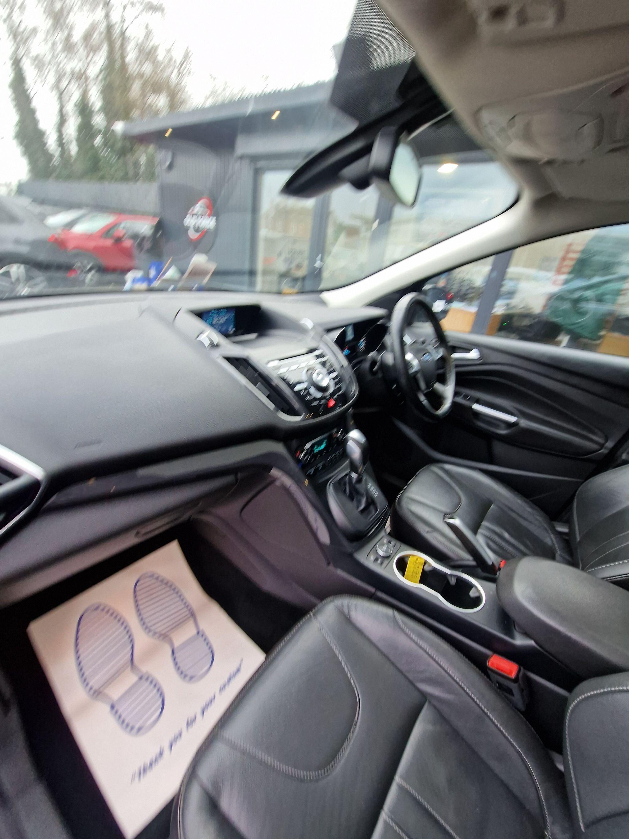 Ford Kuga - Image 31