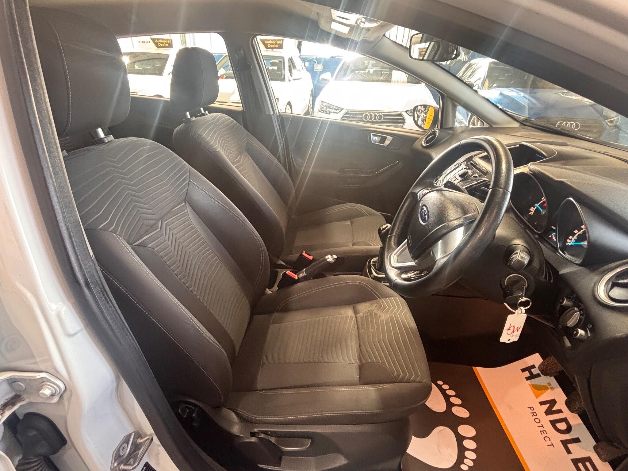 Ford Fiesta - Image 17