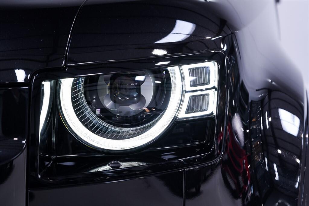 Land Rover Defender 110 - Image 8