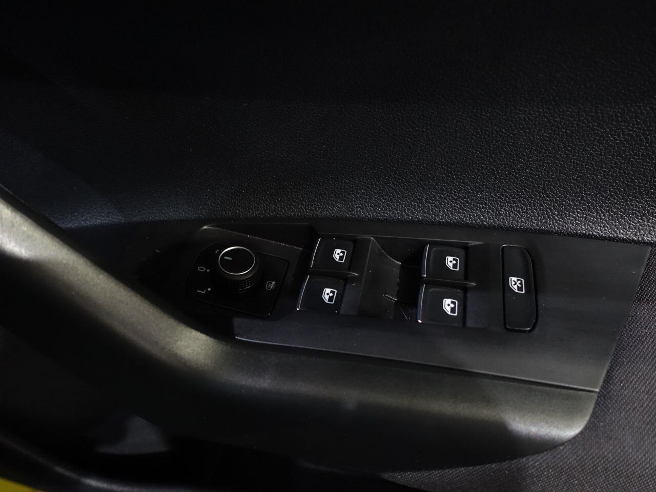 Volkswagen Polo - Image 25