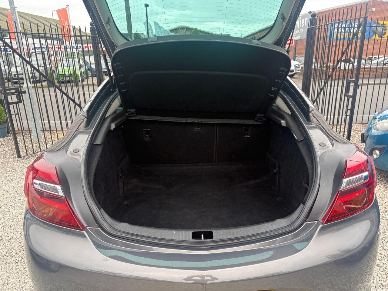 Vauxhall Insignia - Image 8