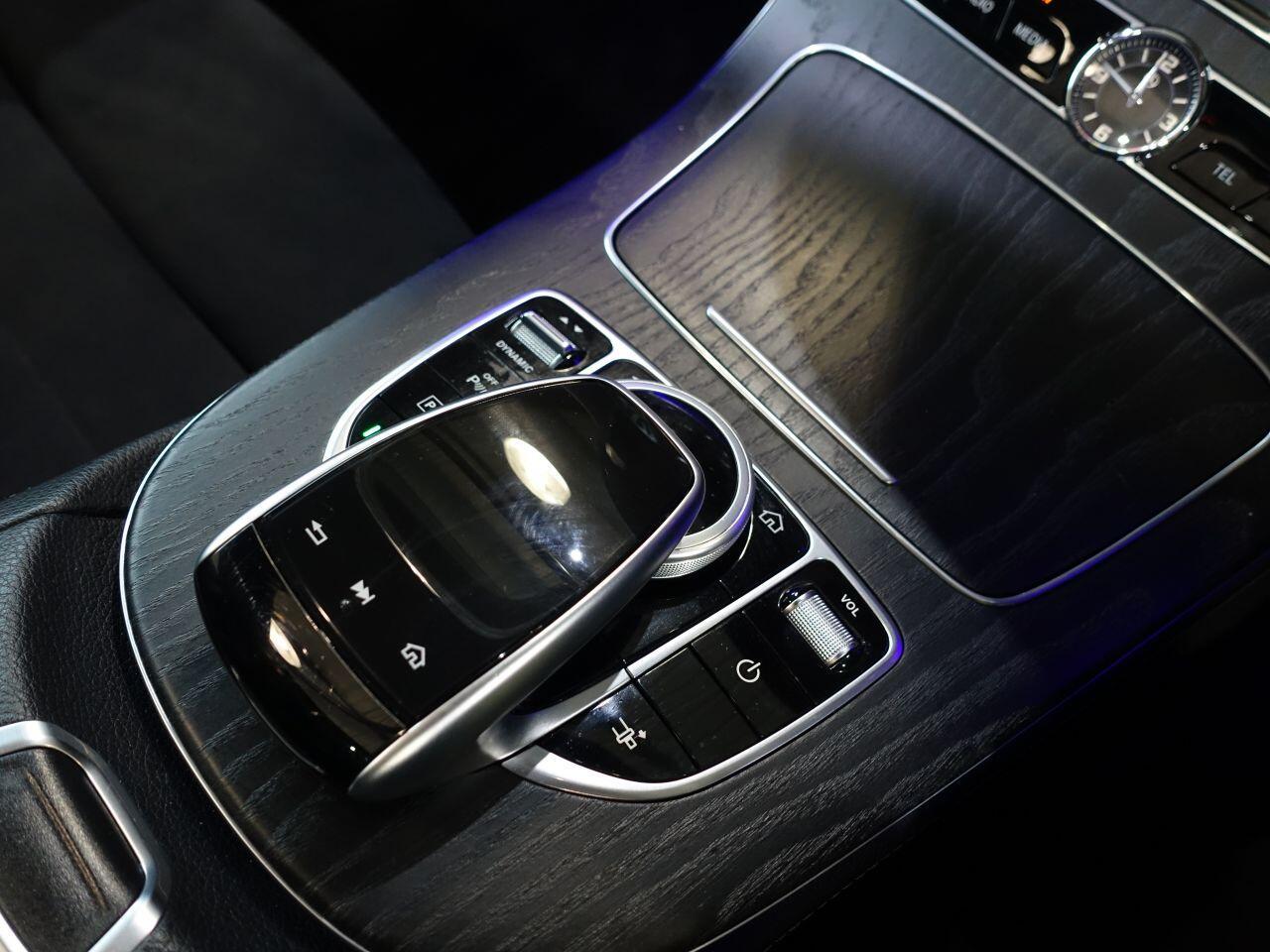 Mercedes-benz E-CLASS - Image 30