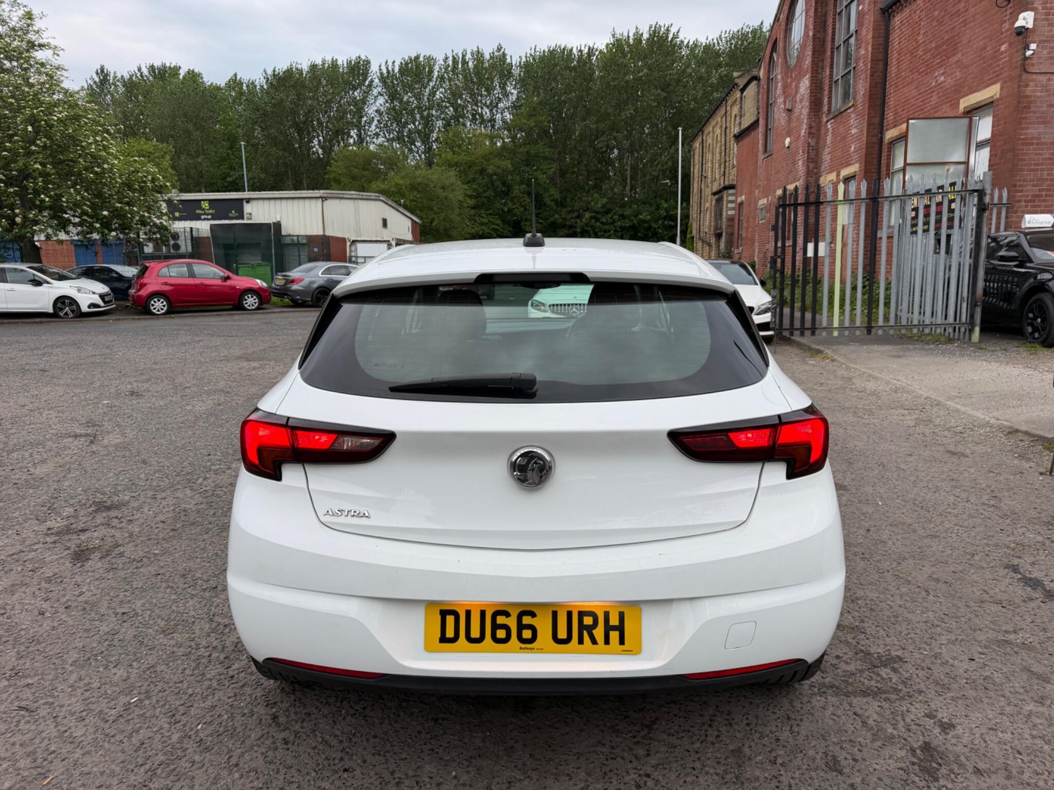 Vauxhall Astra - Image 10