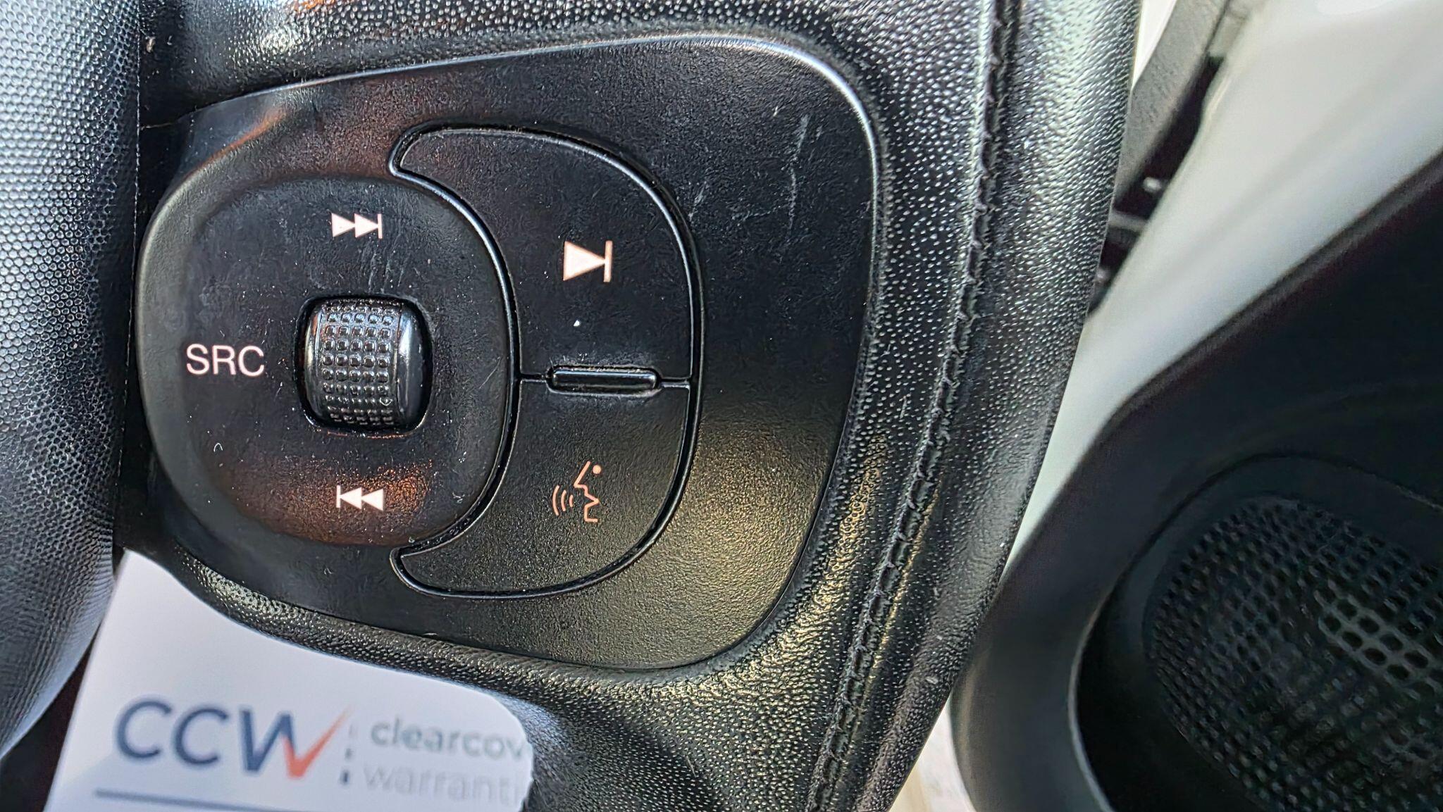 Fiat 500L - Image 23