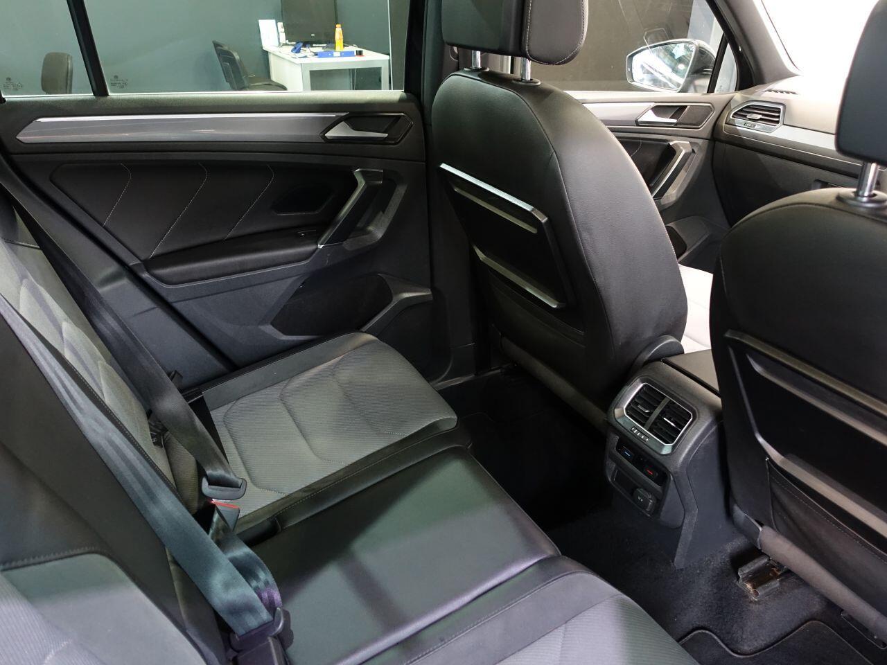 Volkswagen Tiguan - Image 17