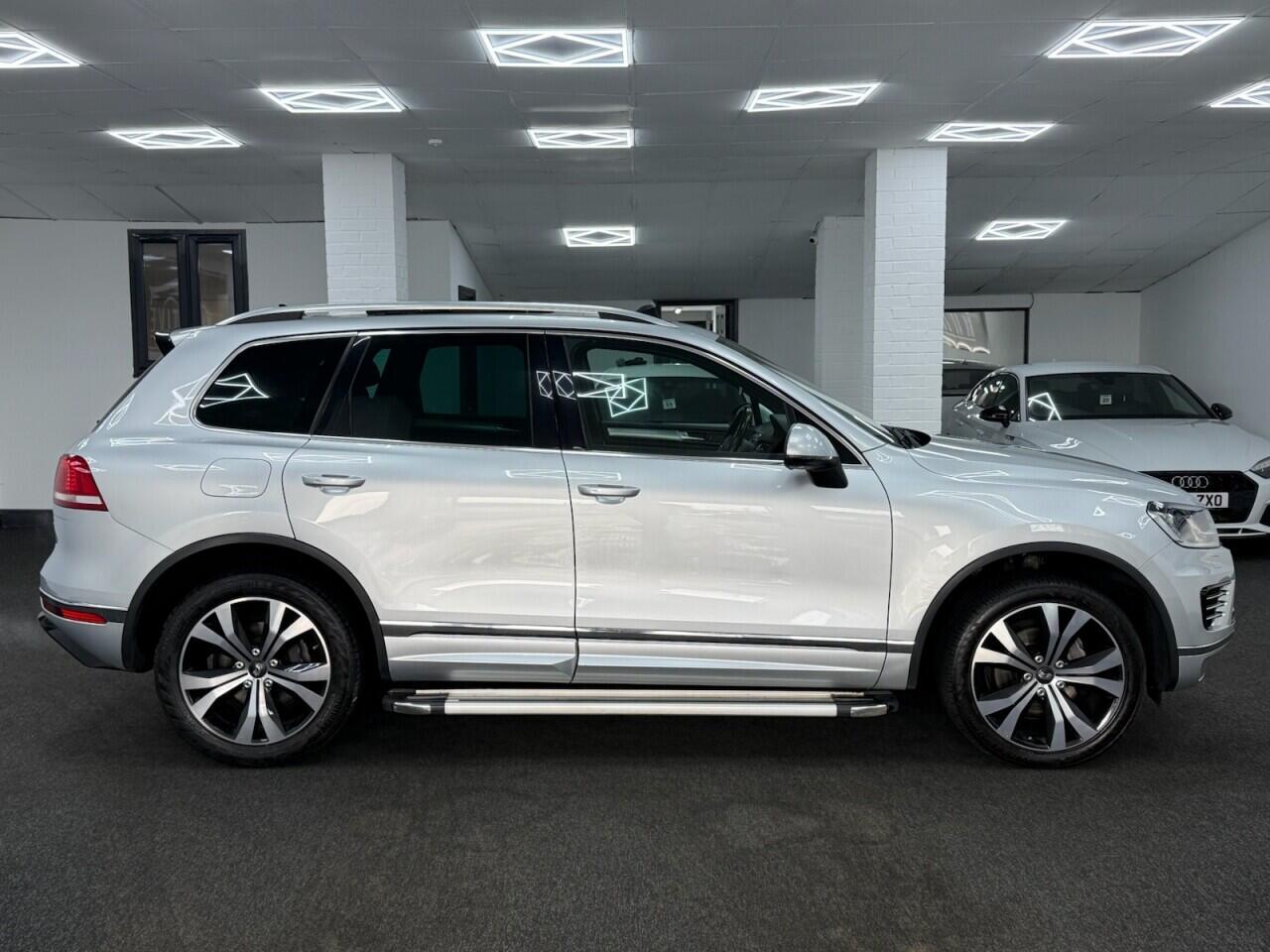 Volkswagen Touareg - Image 5
