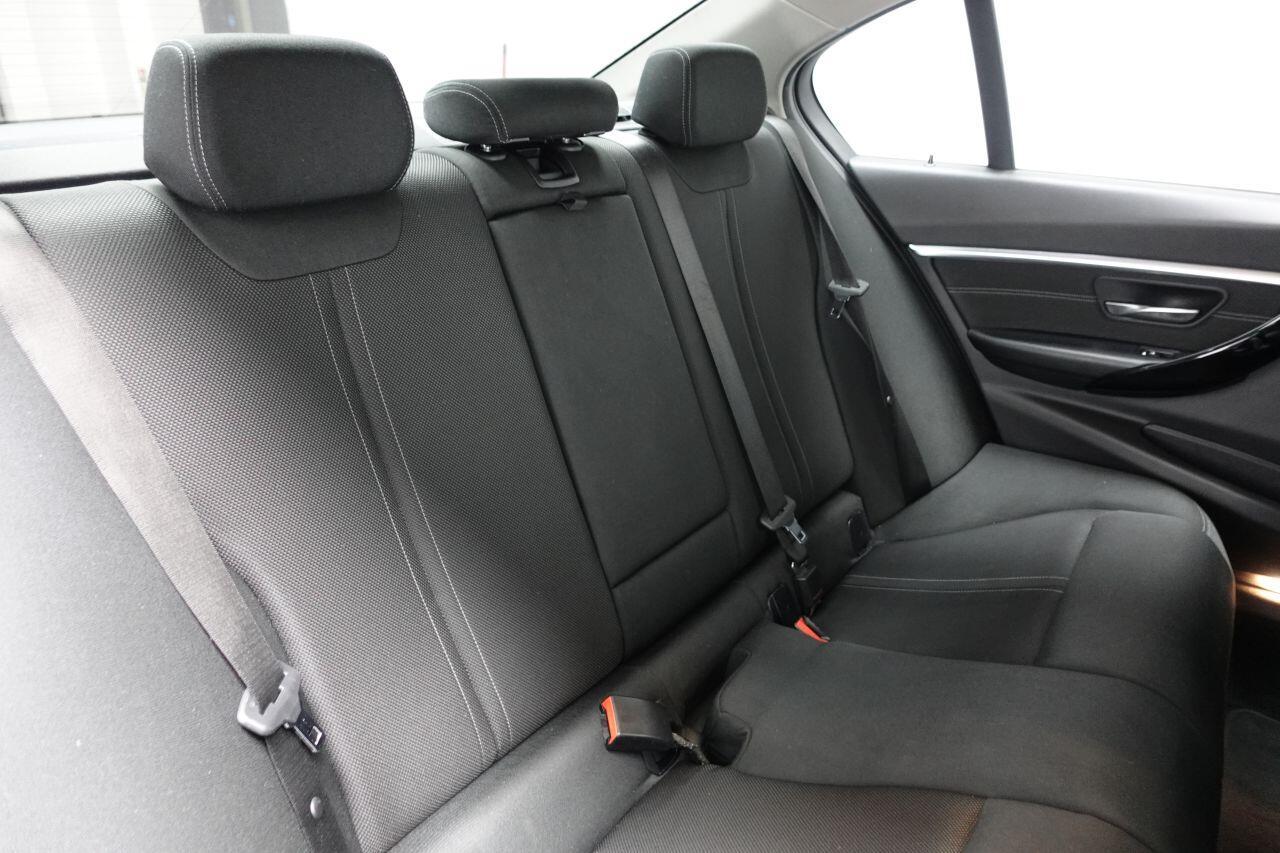 BMW 3 Series - Image 18