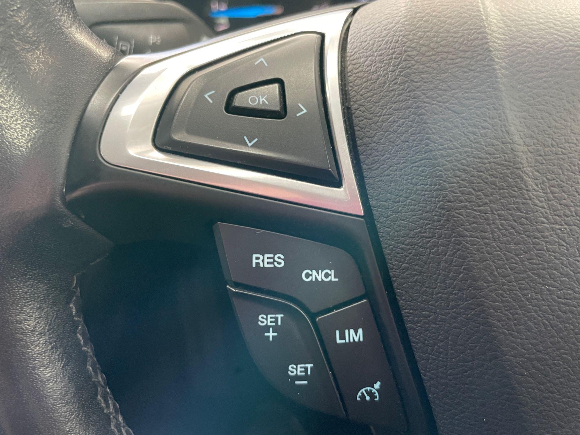 Ford Mondeo - Image 34