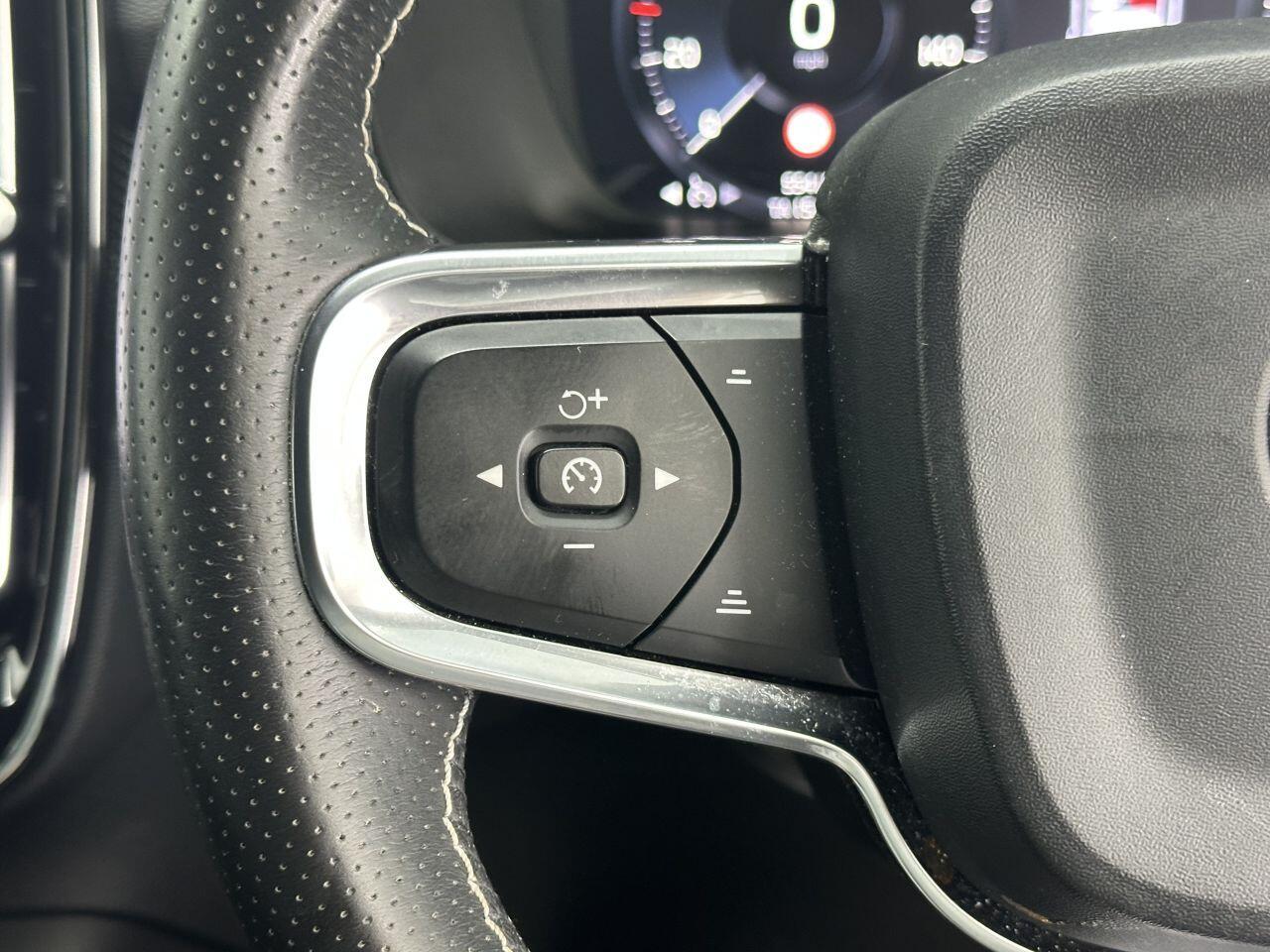 Volvo XC40 - Image 32