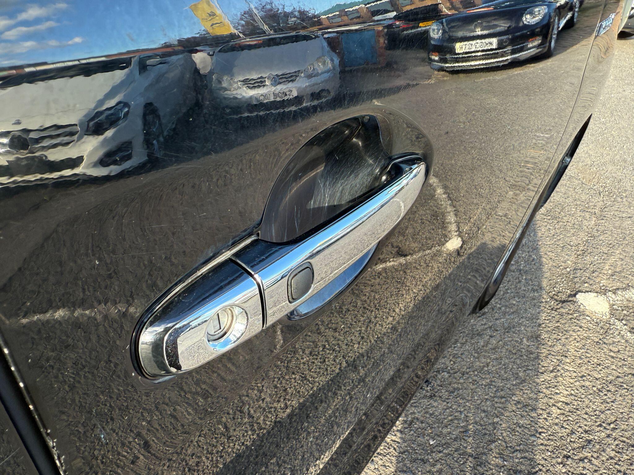 Toyota Alphard - Image 13