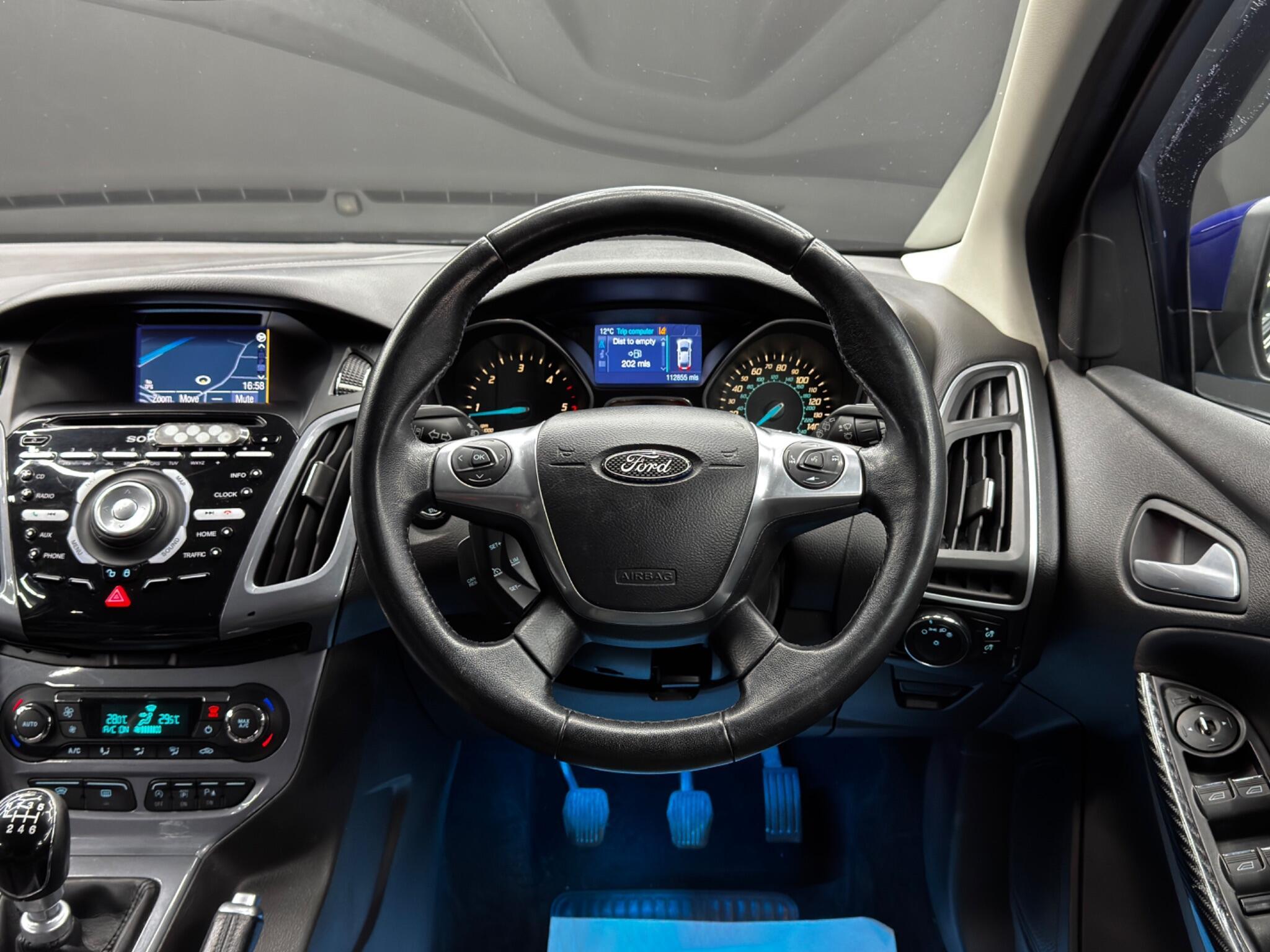 Ford Focus - Image 18