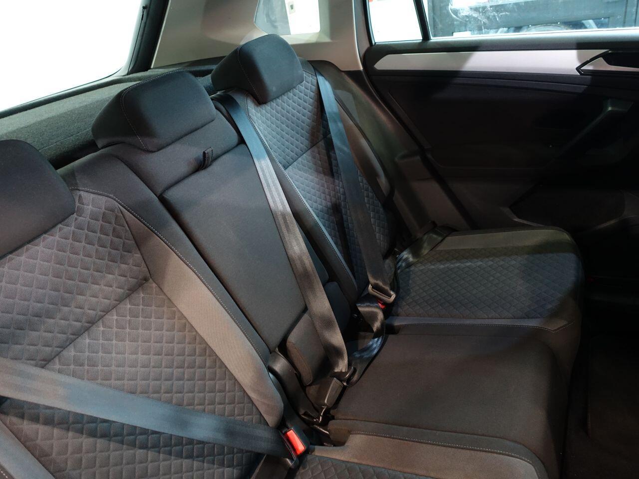 Volkswagen Tiguan - Image 21