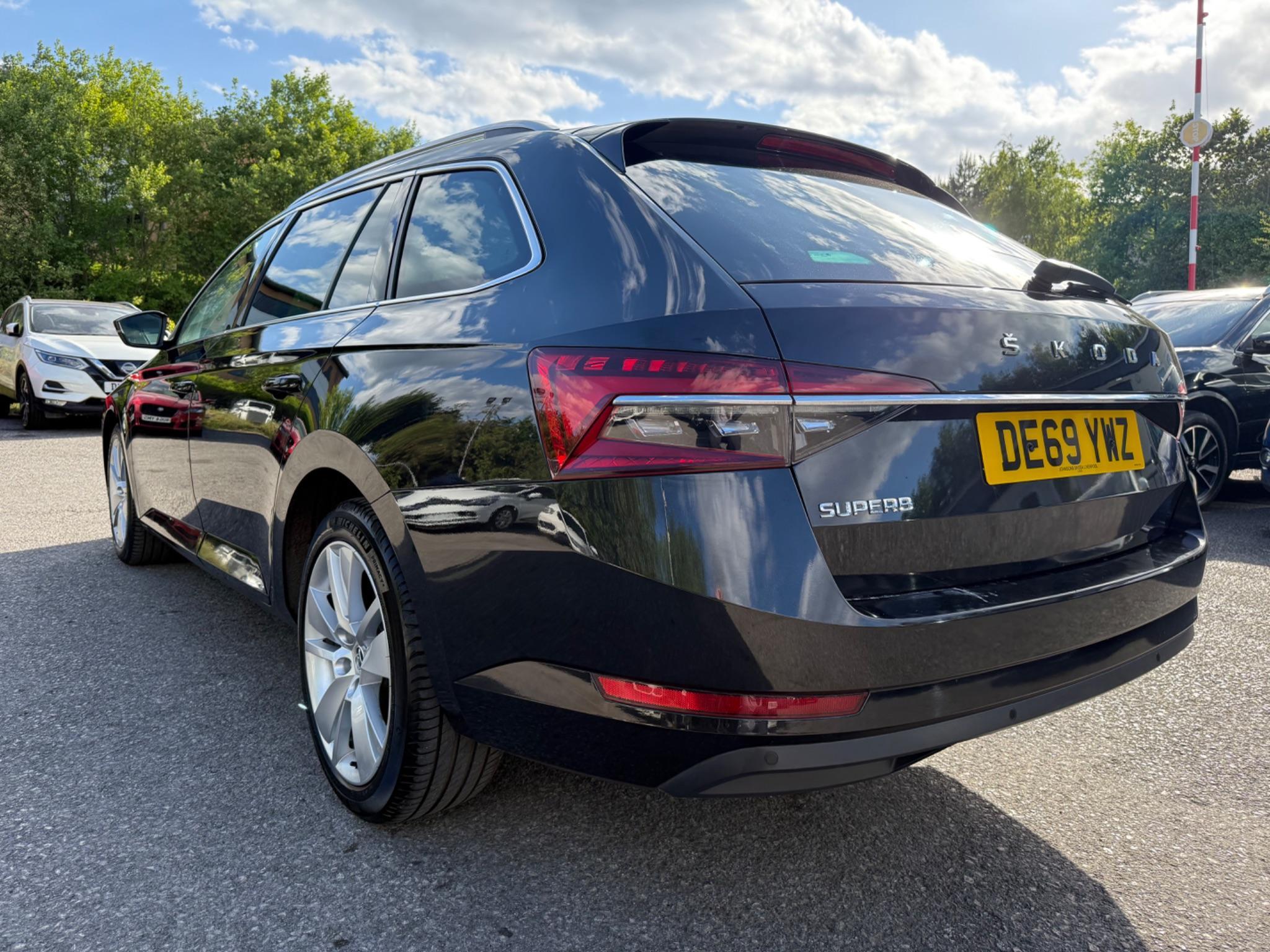 Skoda Superb - Image 10