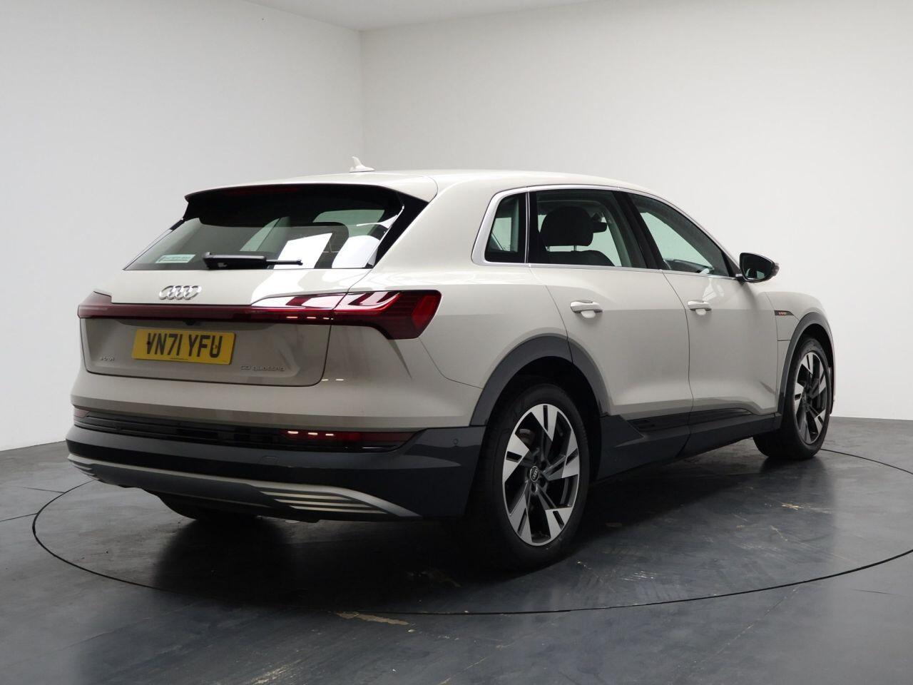 Audi E-Tron - Image 12