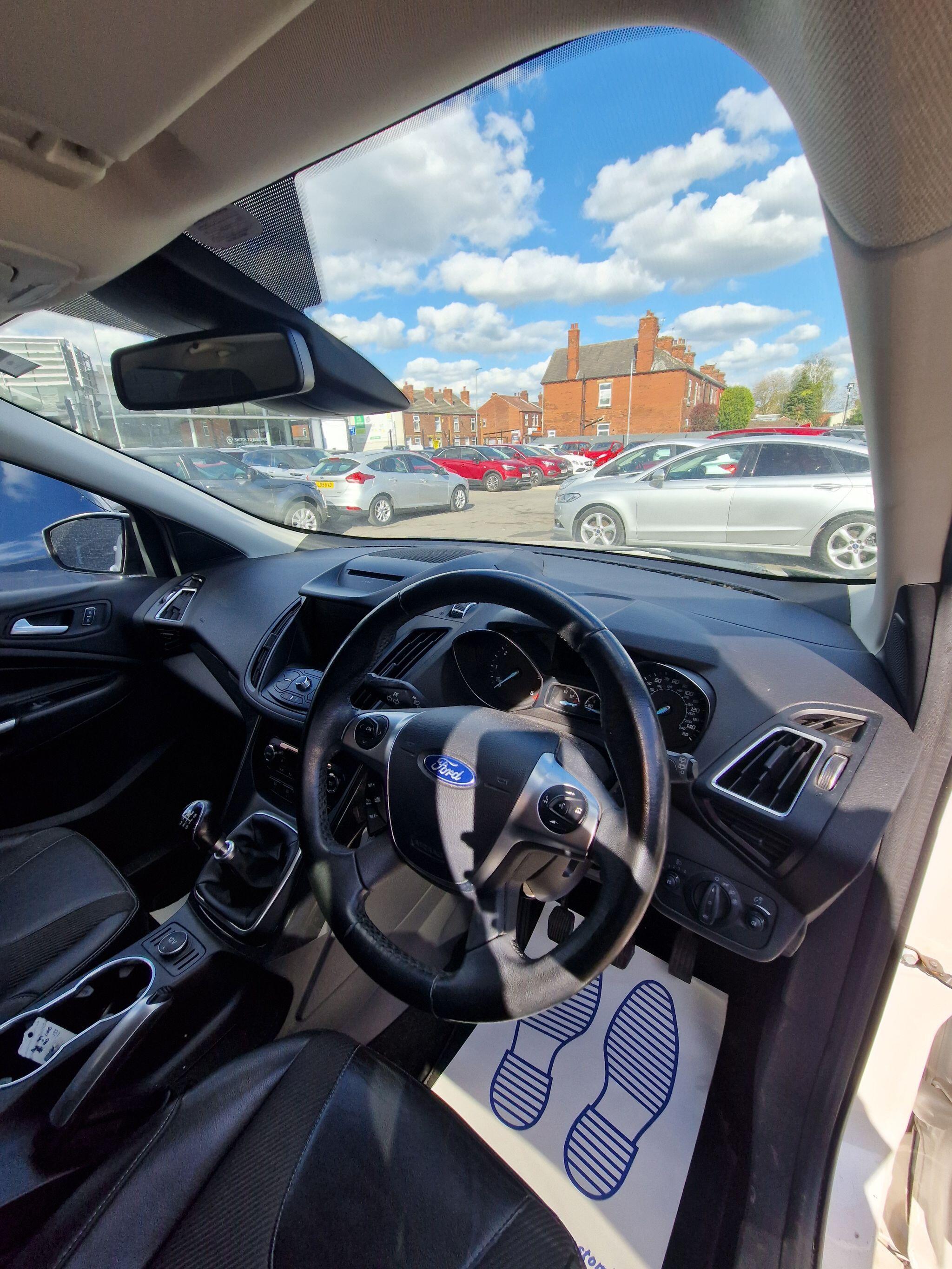 Ford Kuga - Image 29