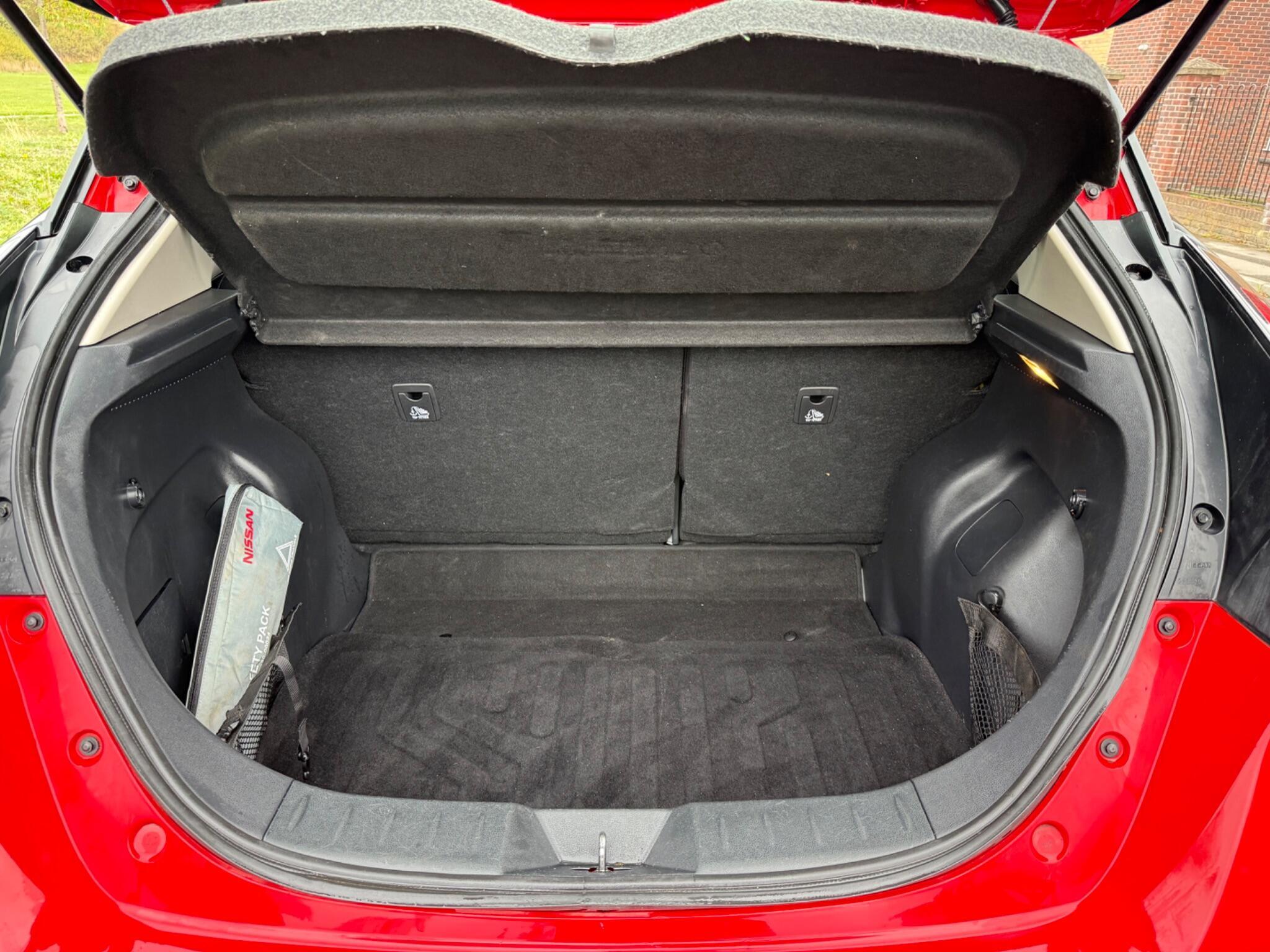 Nissan Leaf - Image 17
