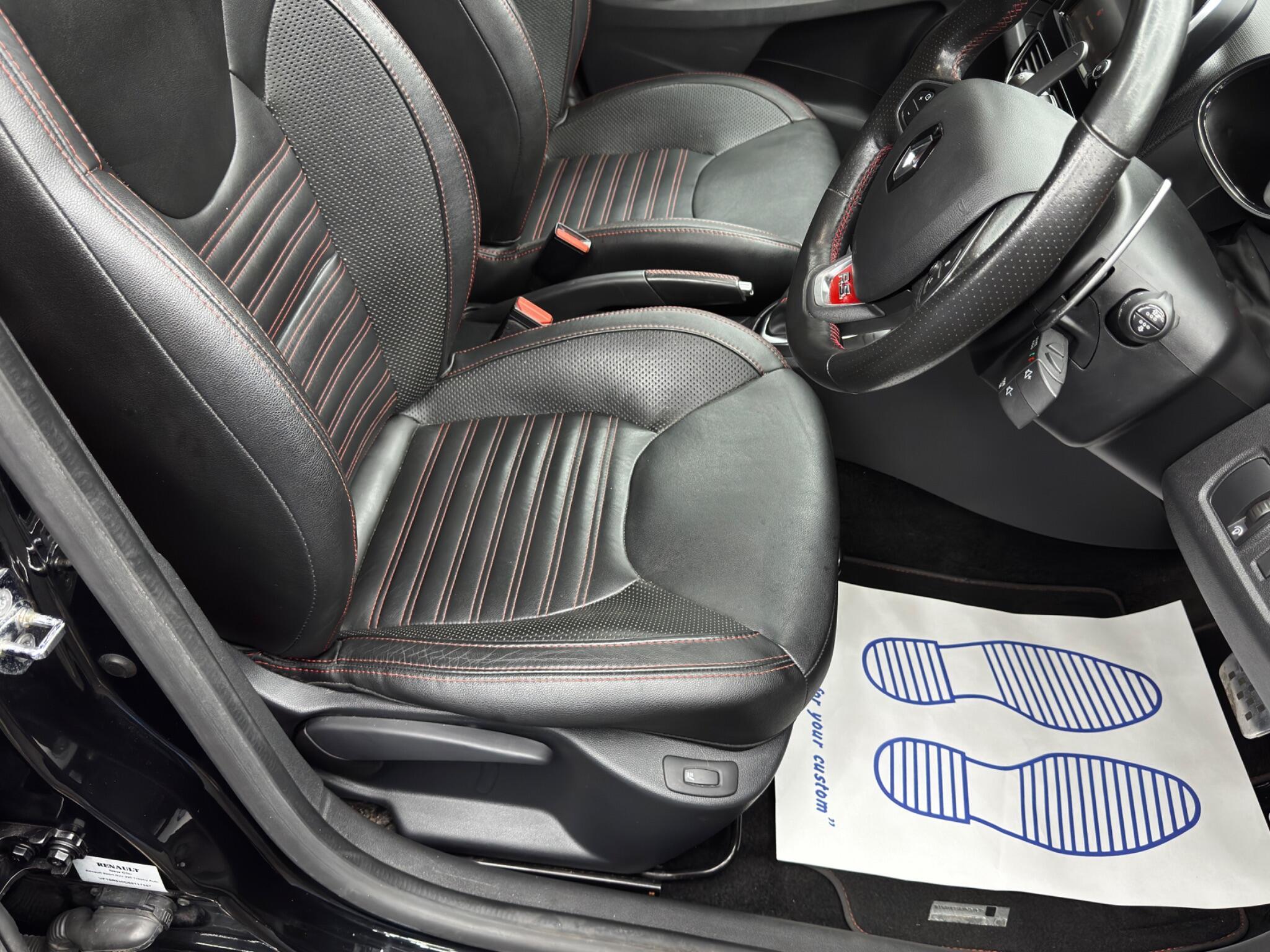 Renault Clio - Image 13
