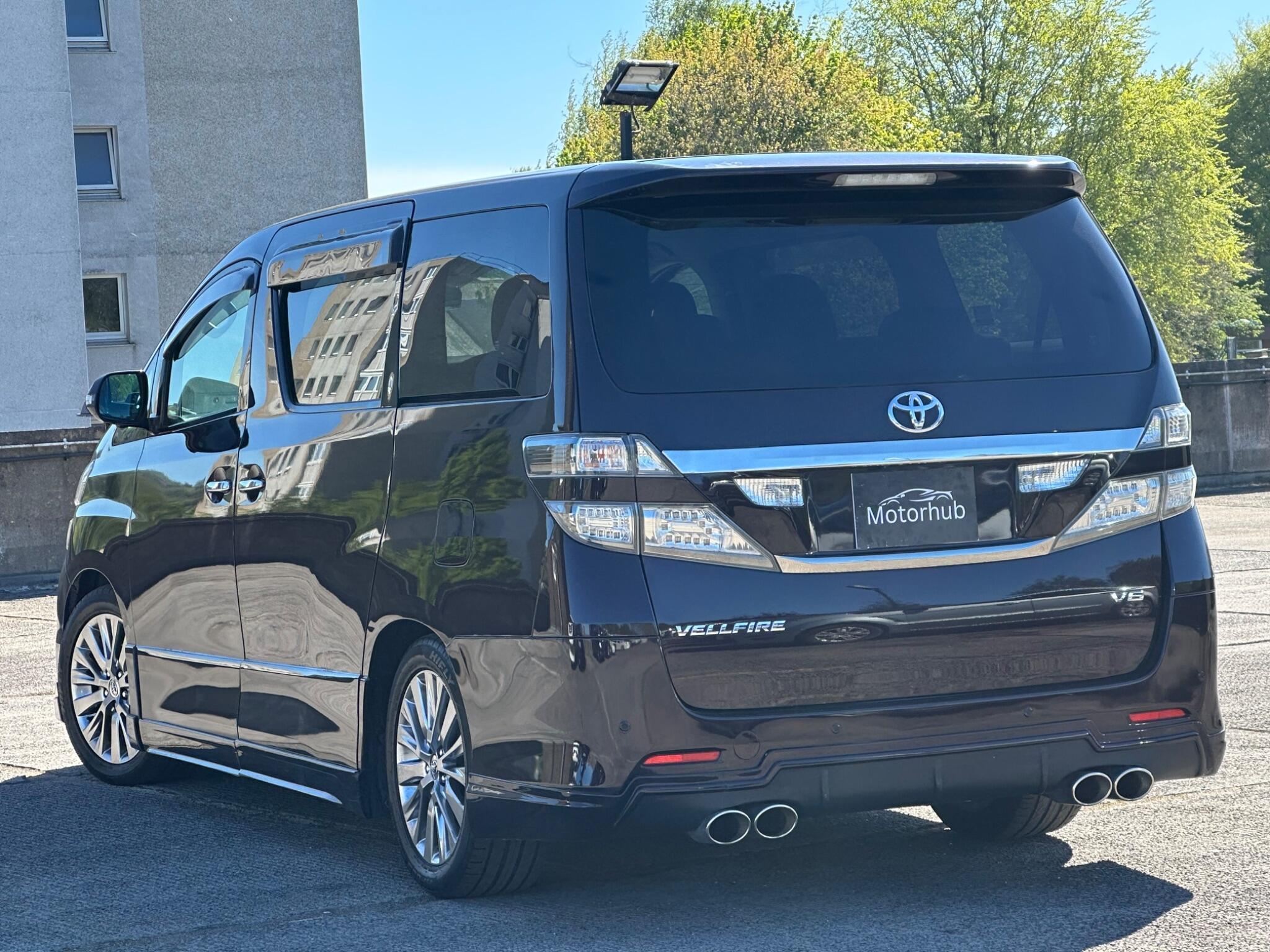 Toyota Vellfire - Image 4