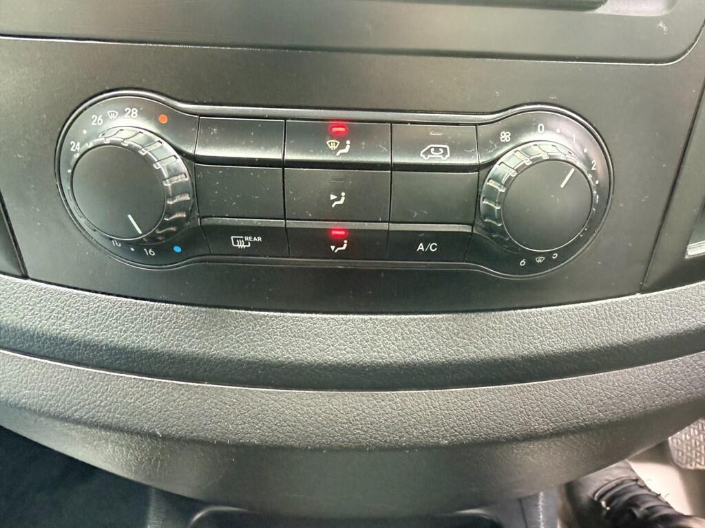 Mercedes Vito - Image 38