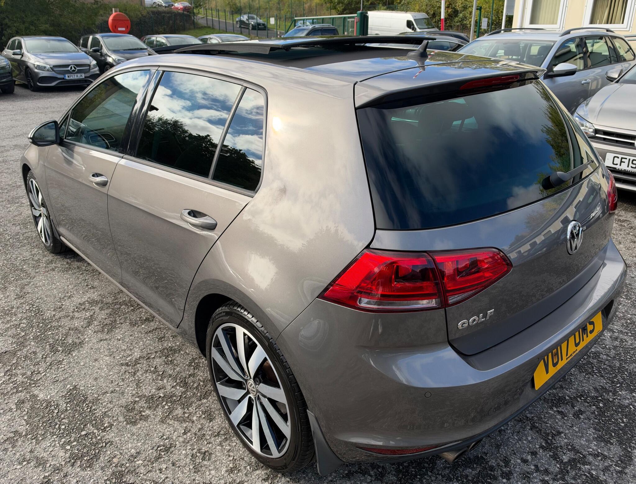 Volkswagen Golf - Image 8