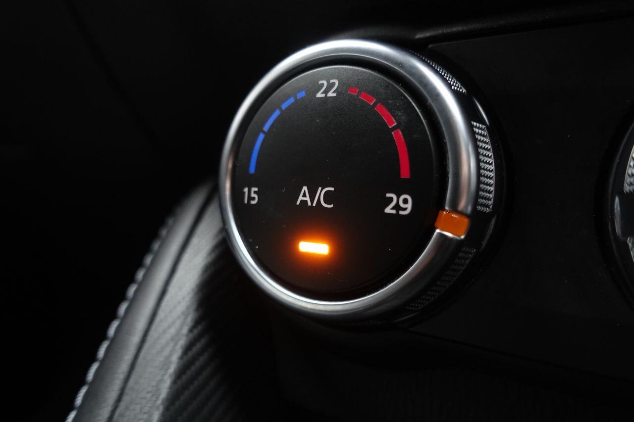 Mazda MAZDA2 - Image 36