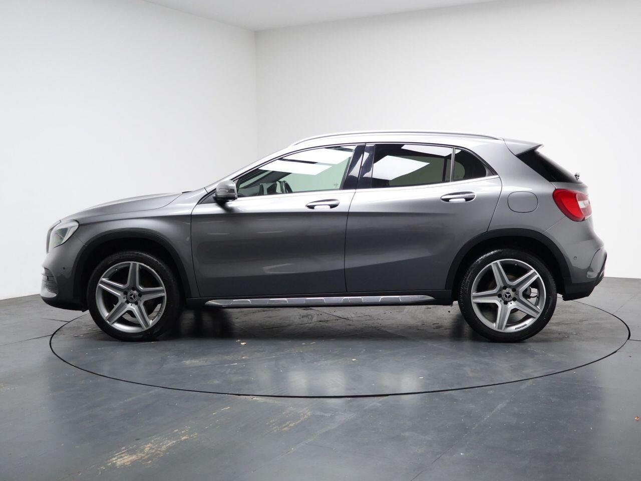 Mercedes-benz GLA - Image 8