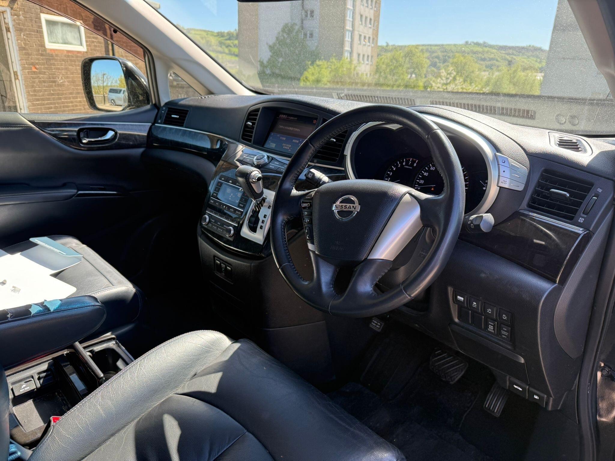 Nissan Elgrand - Image 5