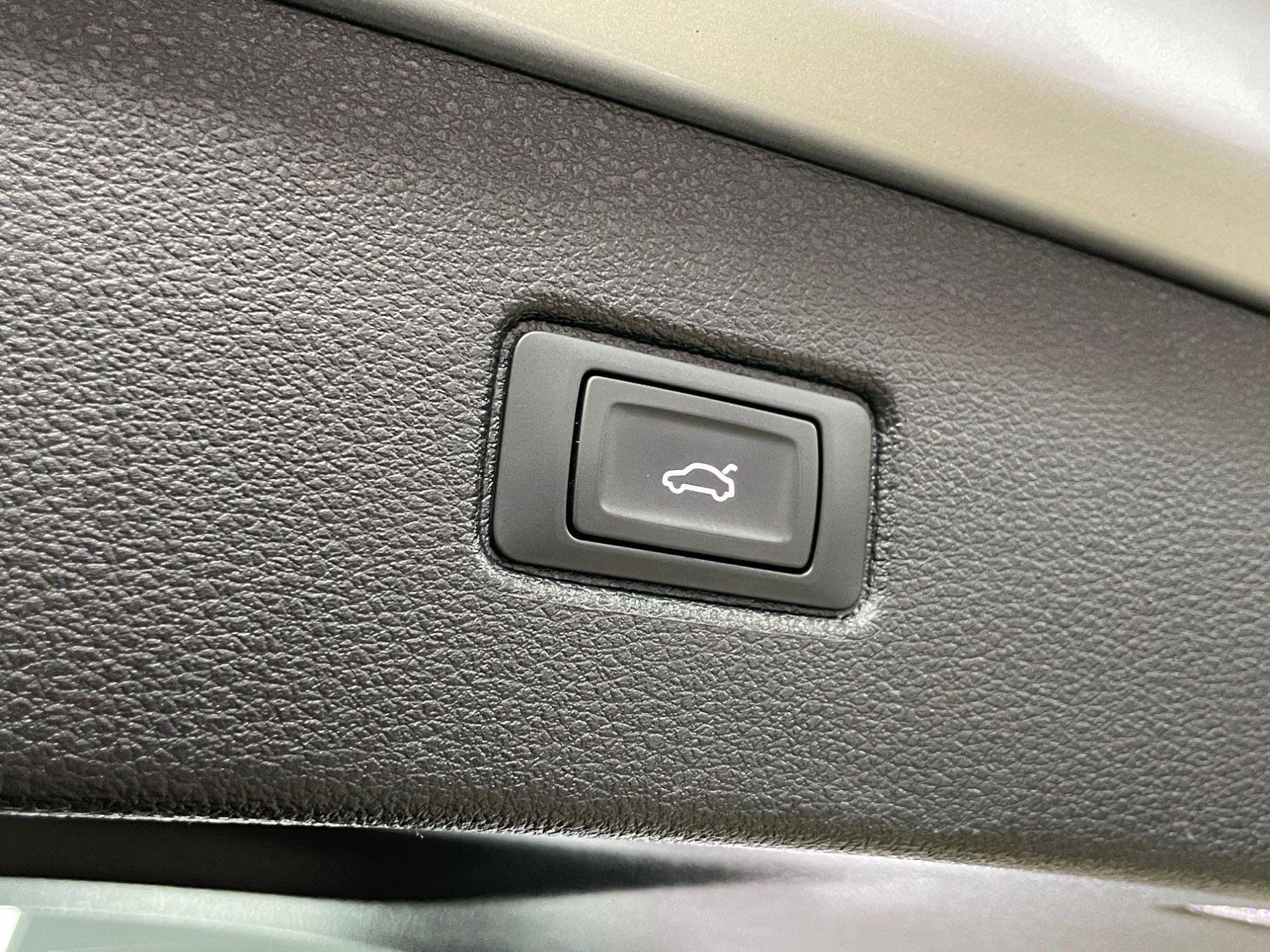 Audi Q7 - Image 20