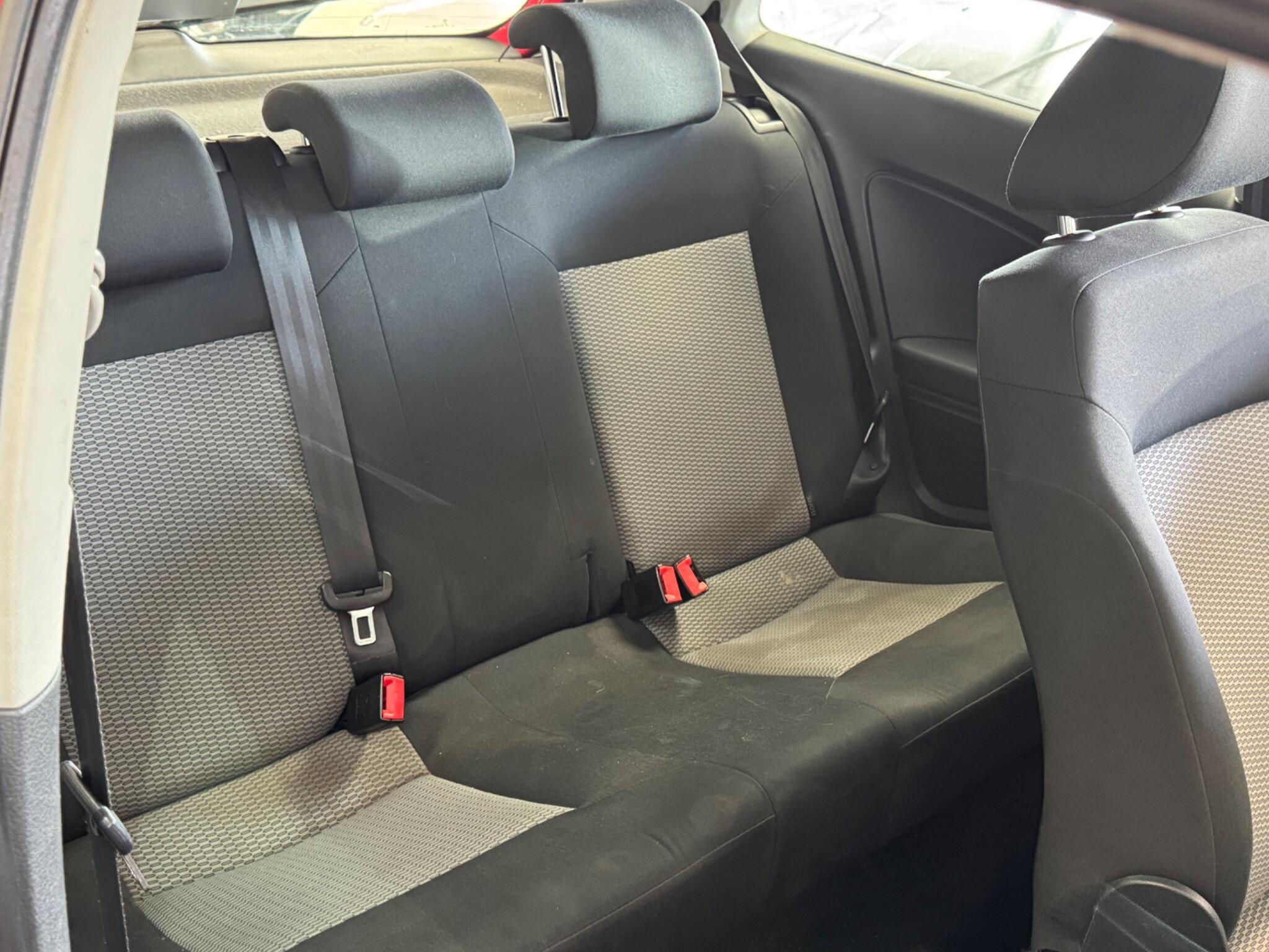 Volkswagen Polo - Image 25